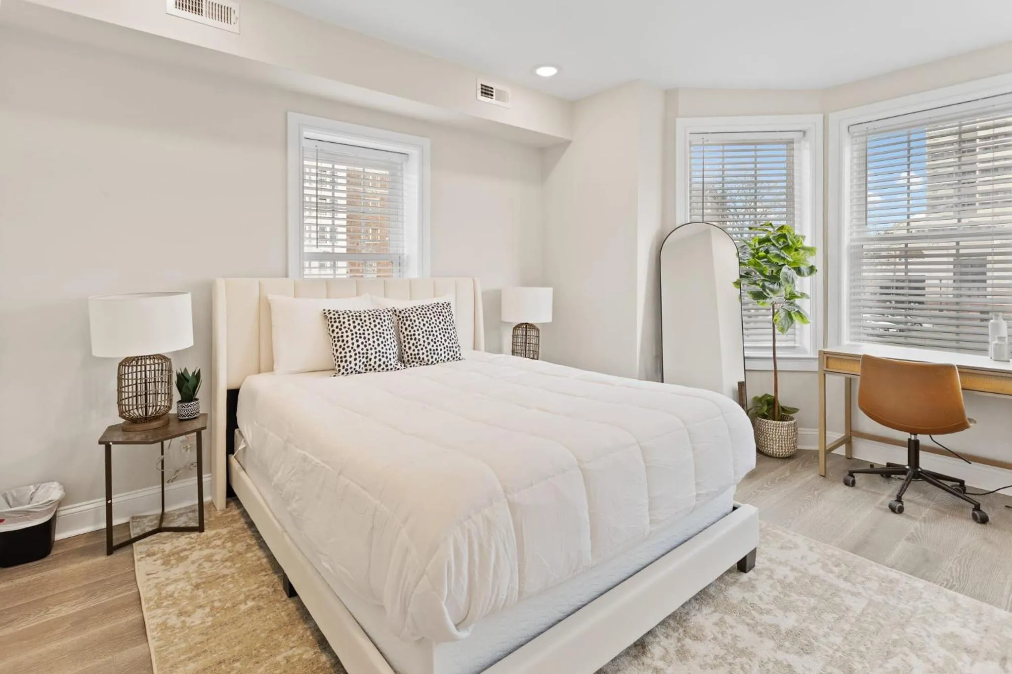 Bed in Loopin Around Atlantic City Luxe 5BR Townhouse in Orange Loop