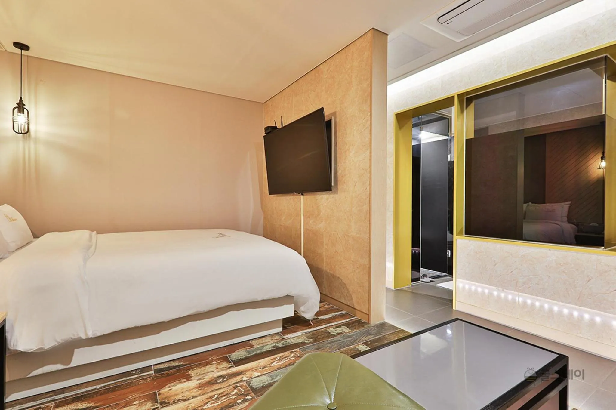 Decorative detail, Bed in Gracias Hotel Gimhae