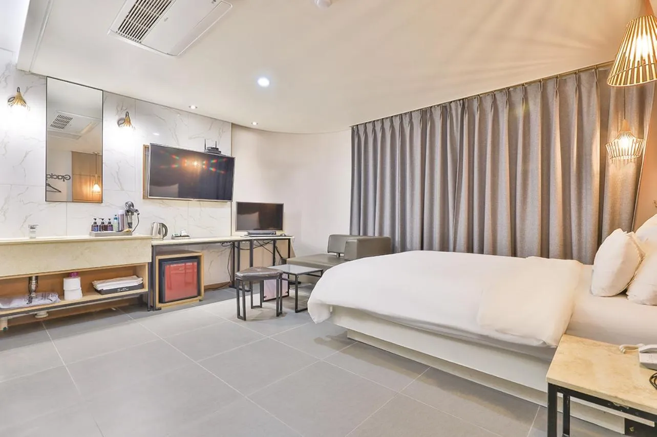 Decorative detail, Bed in Gracias Hotel Gimhae