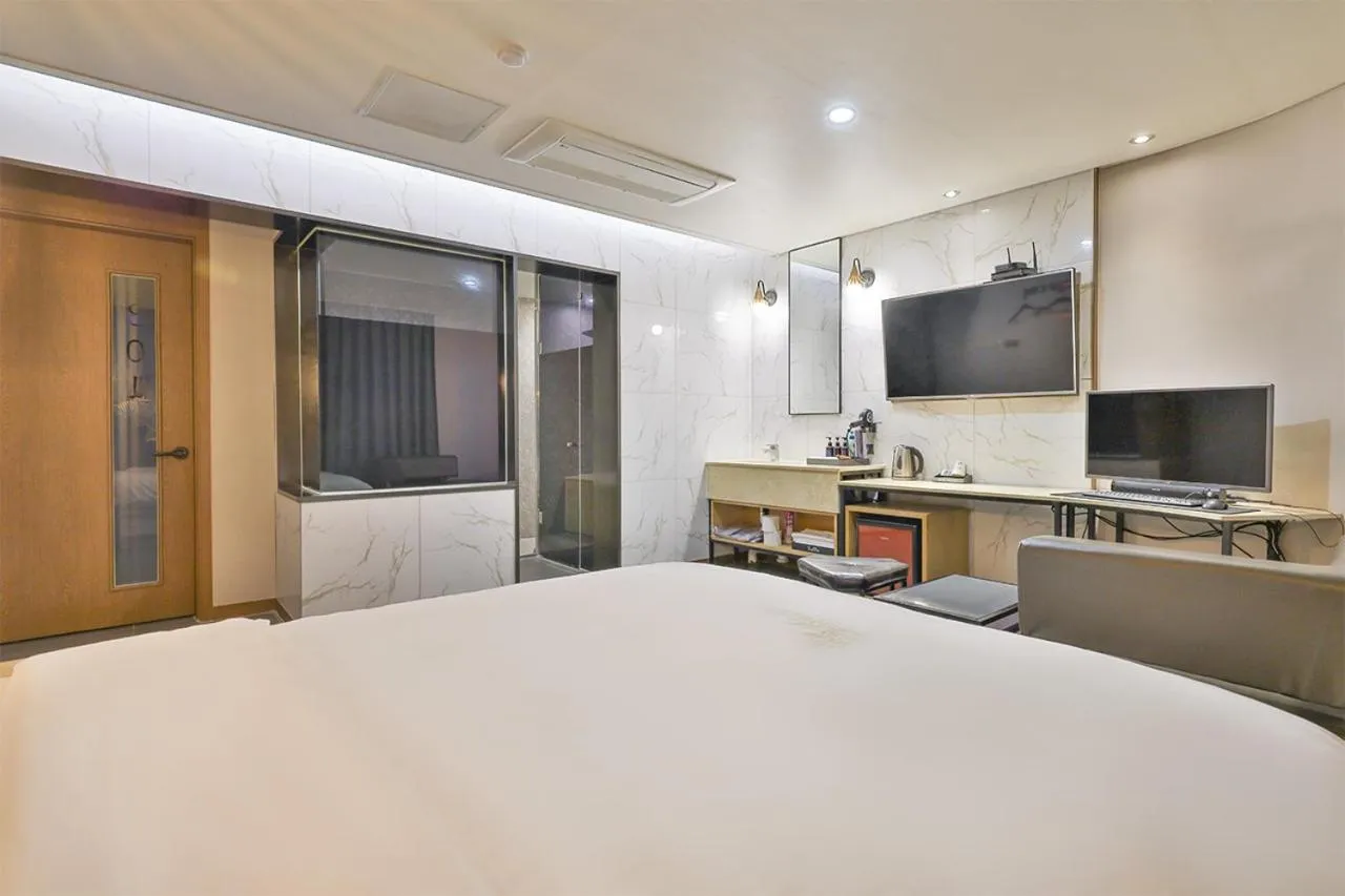 Decorative detail, Bed in Gracias Hotel Gimhae