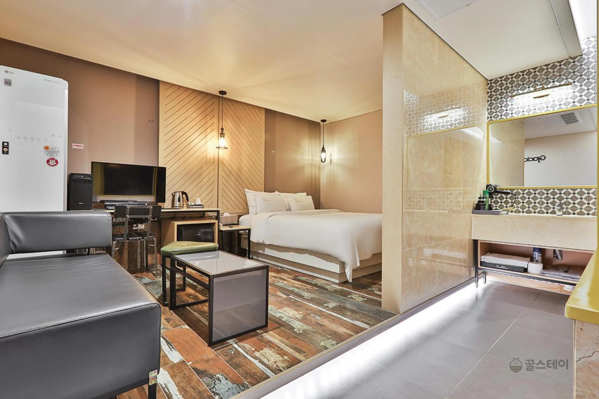 Decorative detail, Bed in Gracias Hotel Gimhae