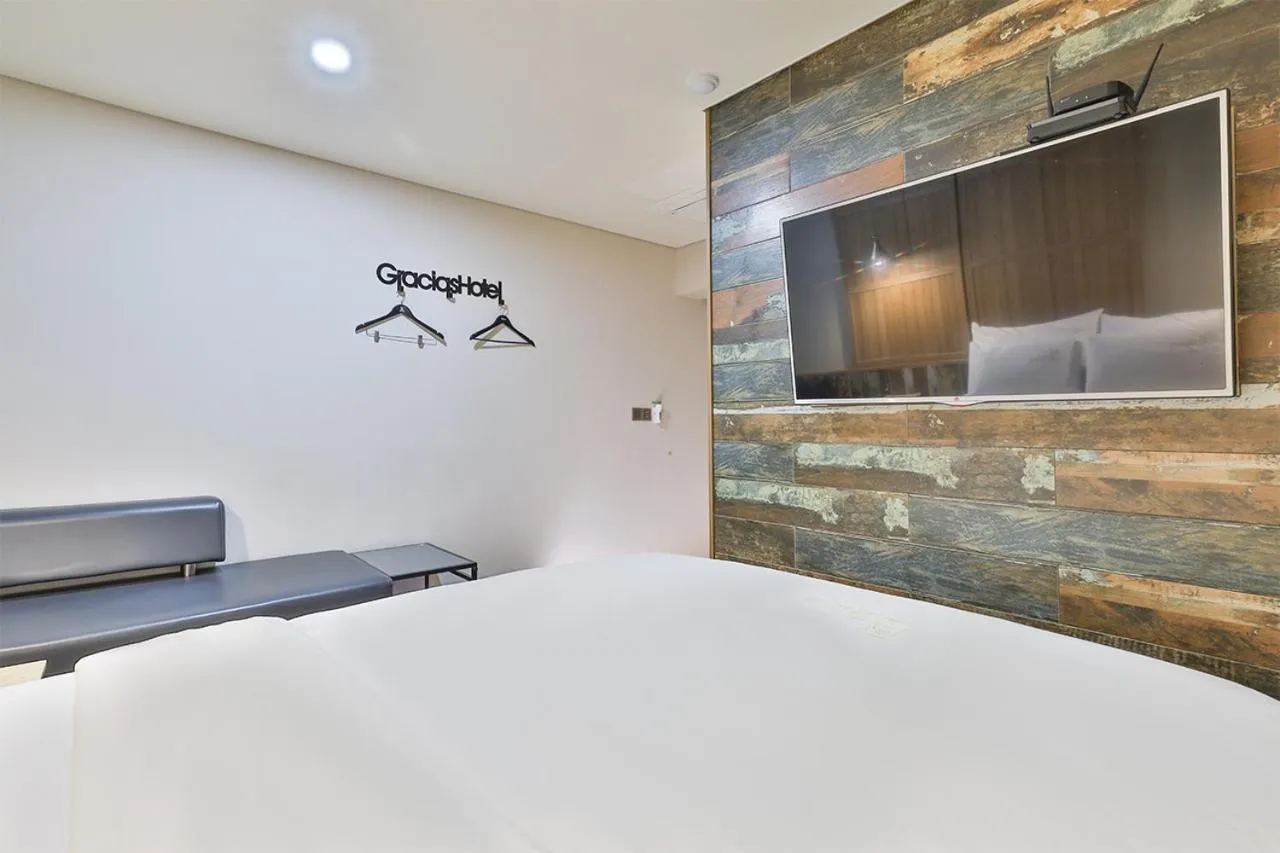 Bedroom, Bed in Gracias Hotel Gimhae