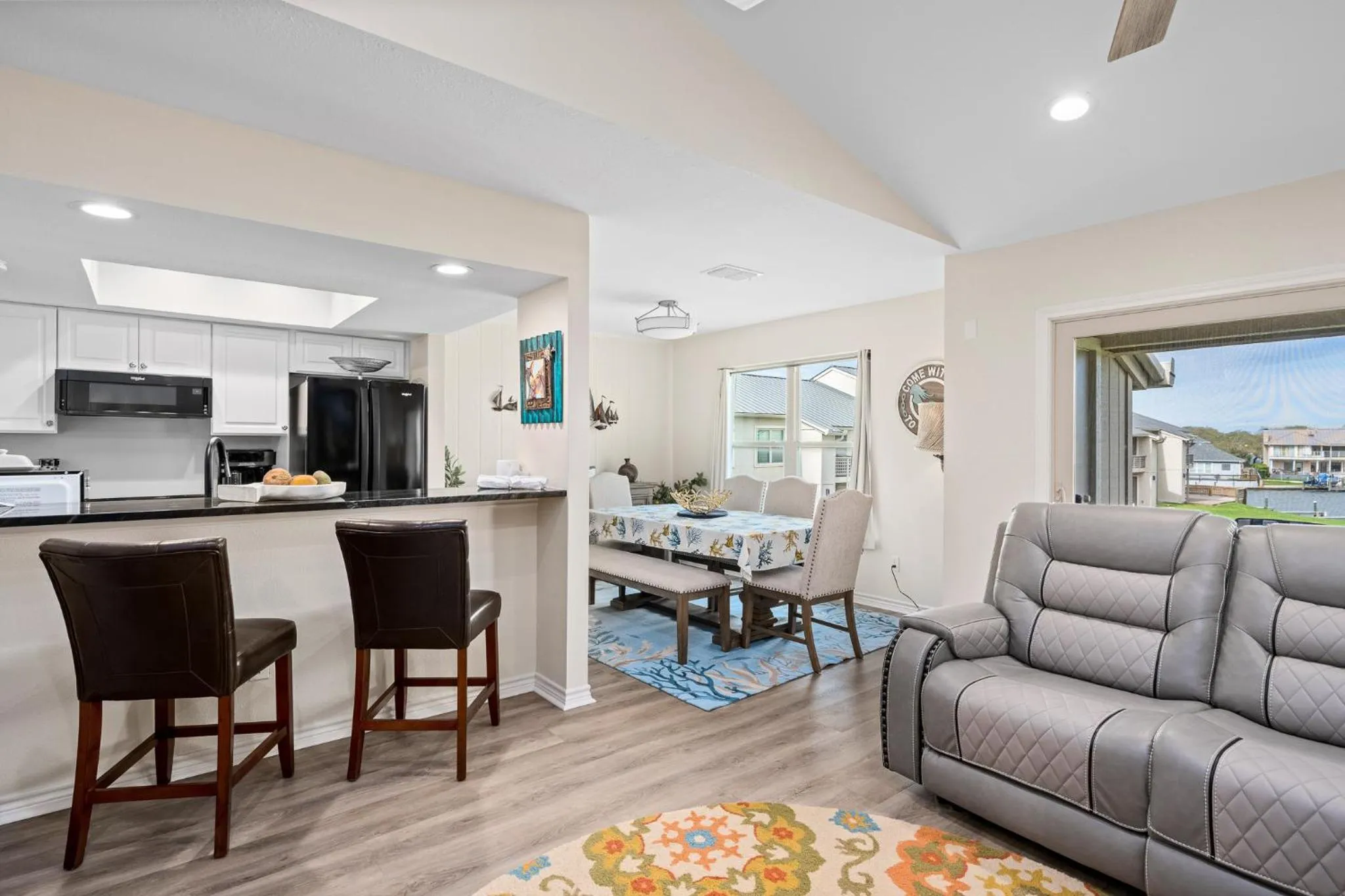 Property building in Gaetanos Getaway