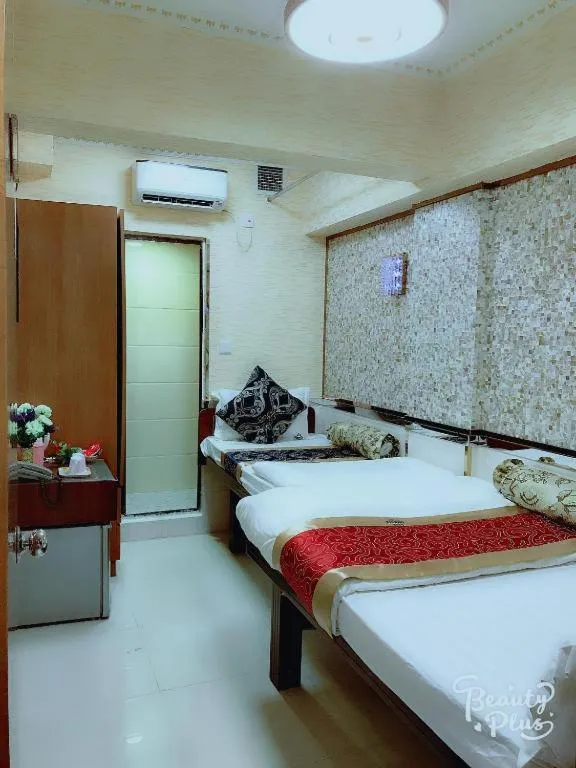 Bed in Toronto Motel HongKong