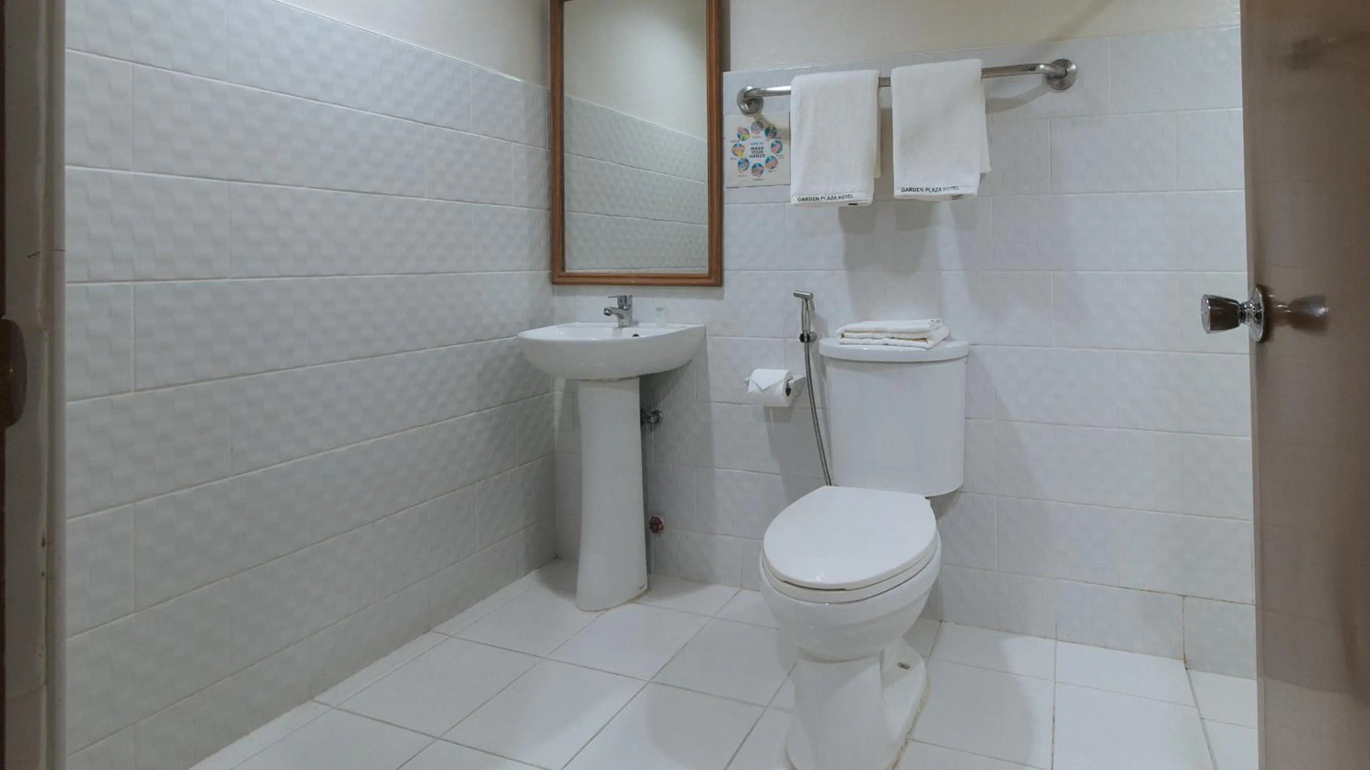 Toilet in Garden Plaza Hotel Manila