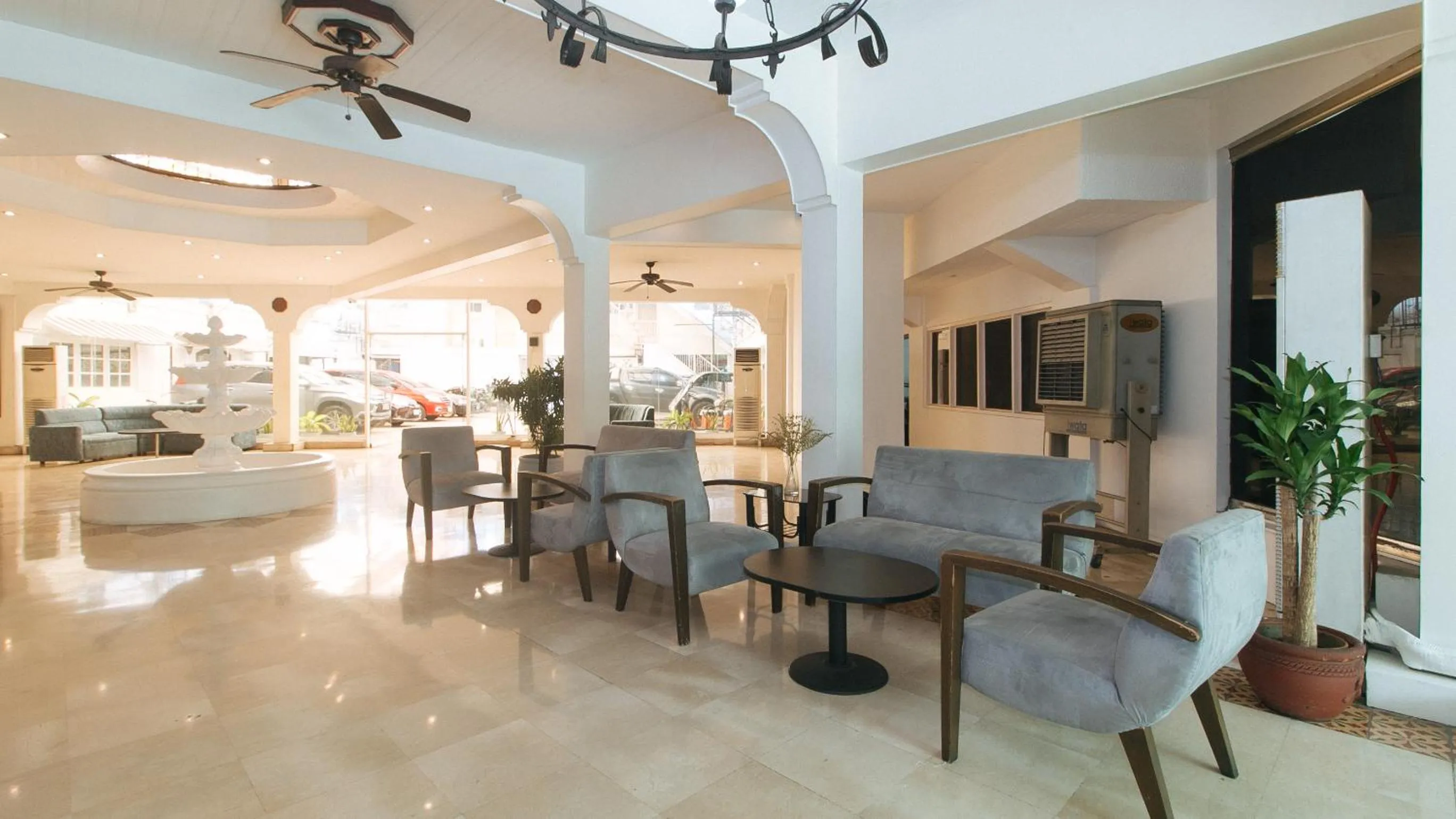 Living room in Garden Plaza Hotel Manila