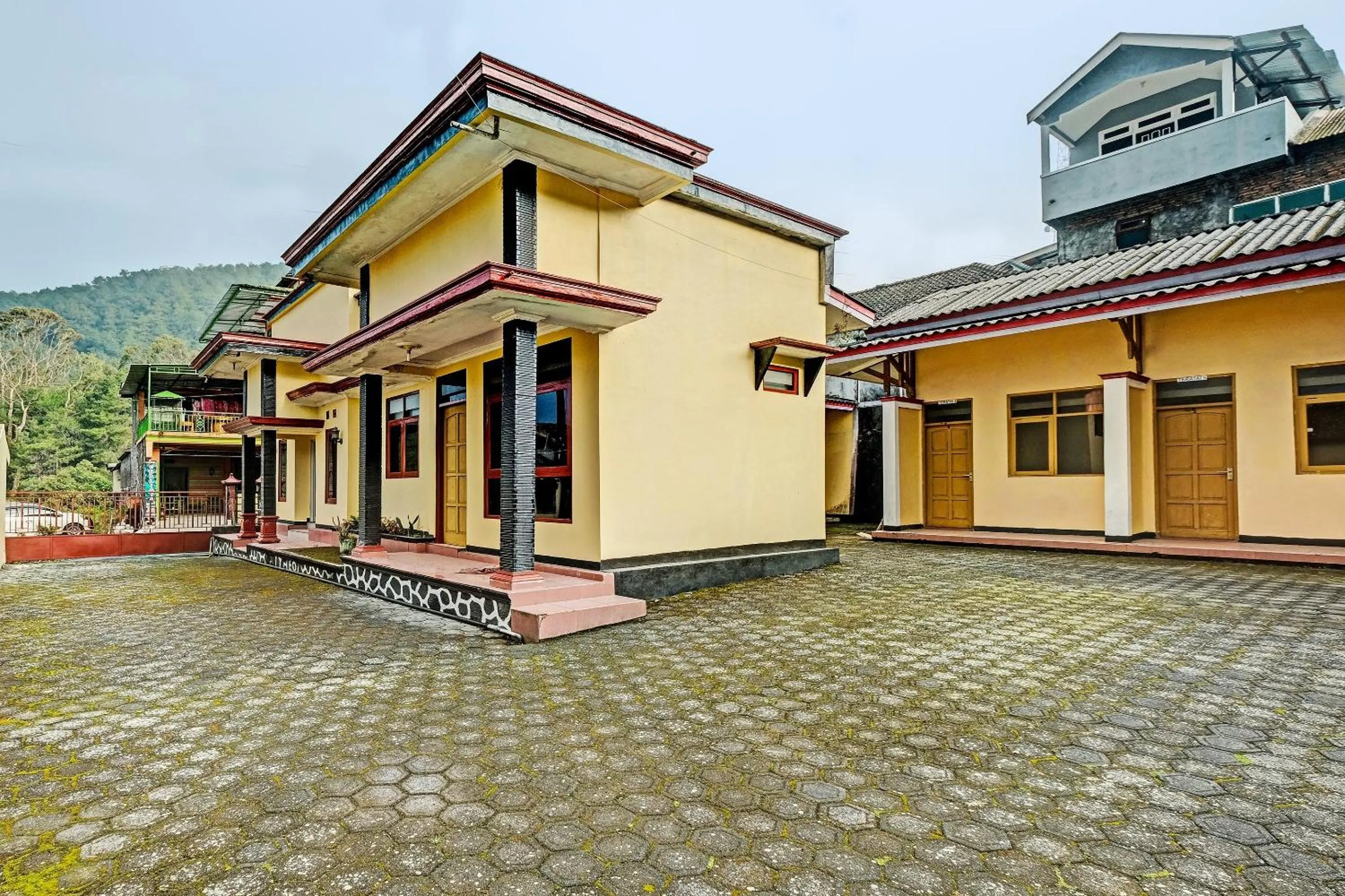 Lobby or reception in OYO 92406 Hotel Renata 1