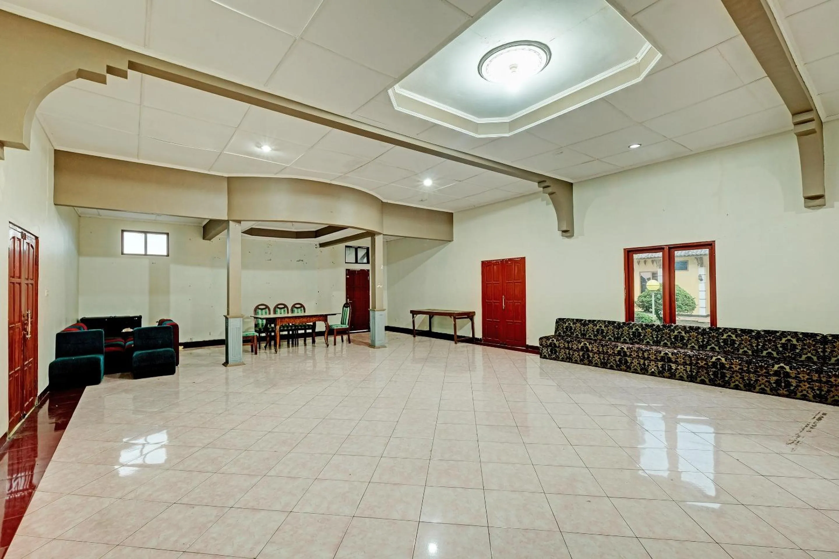 Lobby or reception in OYO 92406 Hotel Renata 1