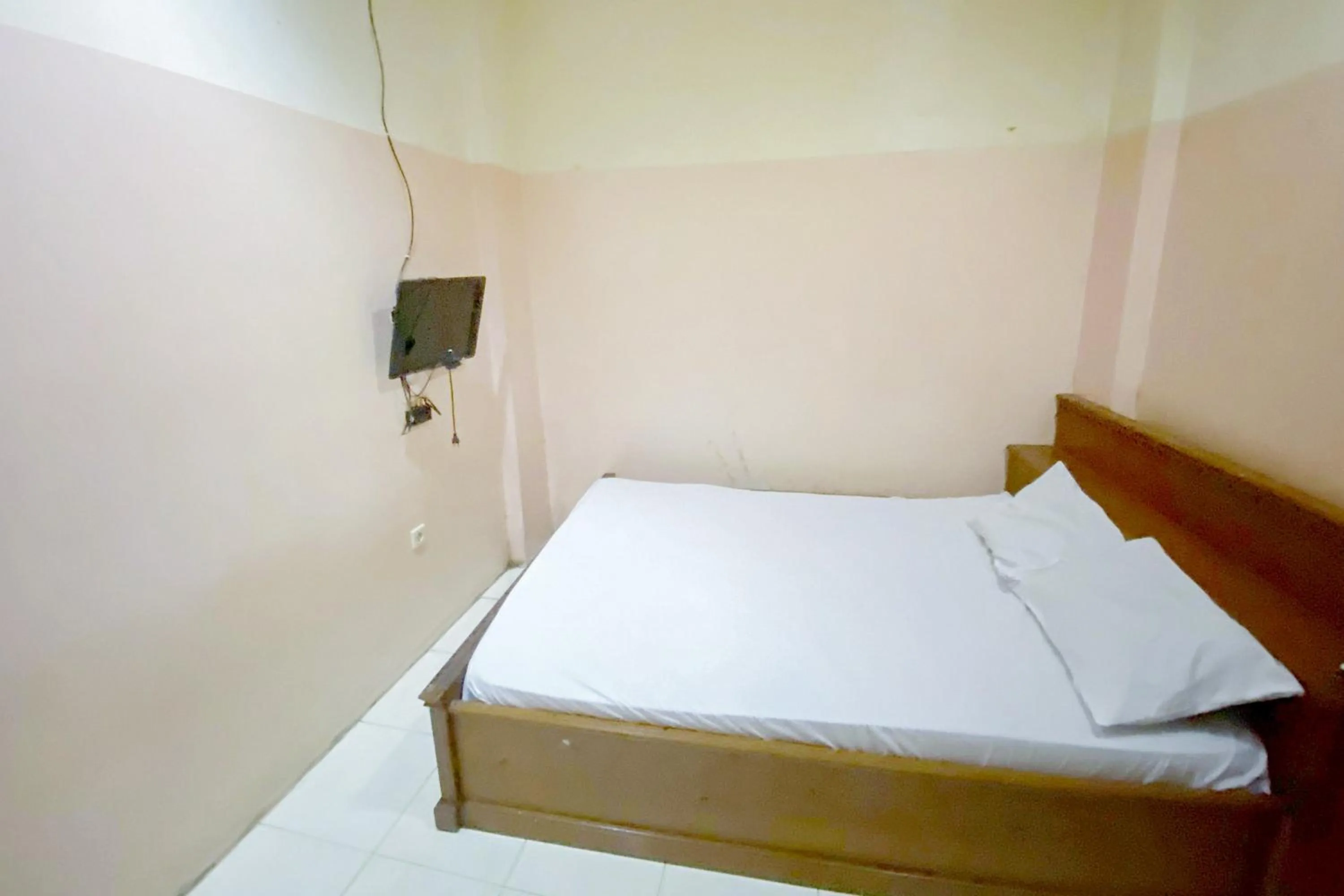 Bed in Tangki Premier Residence RedPartner