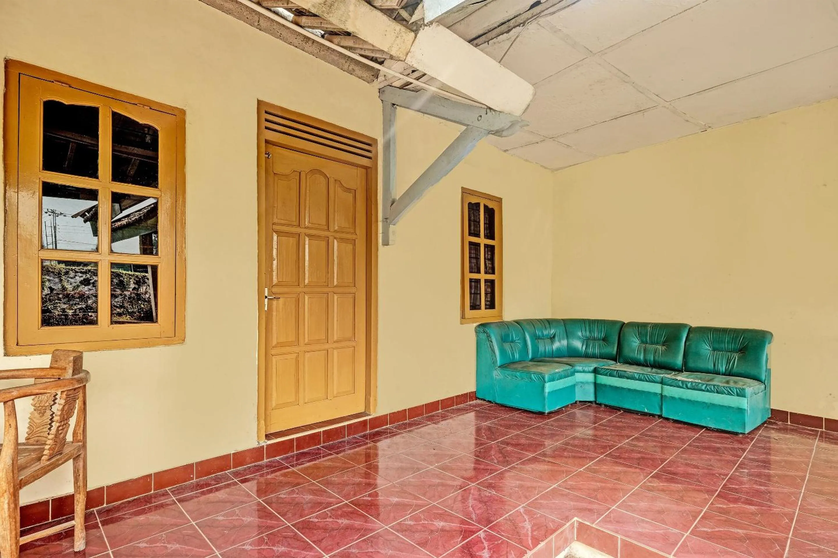 Lobby or reception in SPOT ON 92414 Hotel Pereng Sari