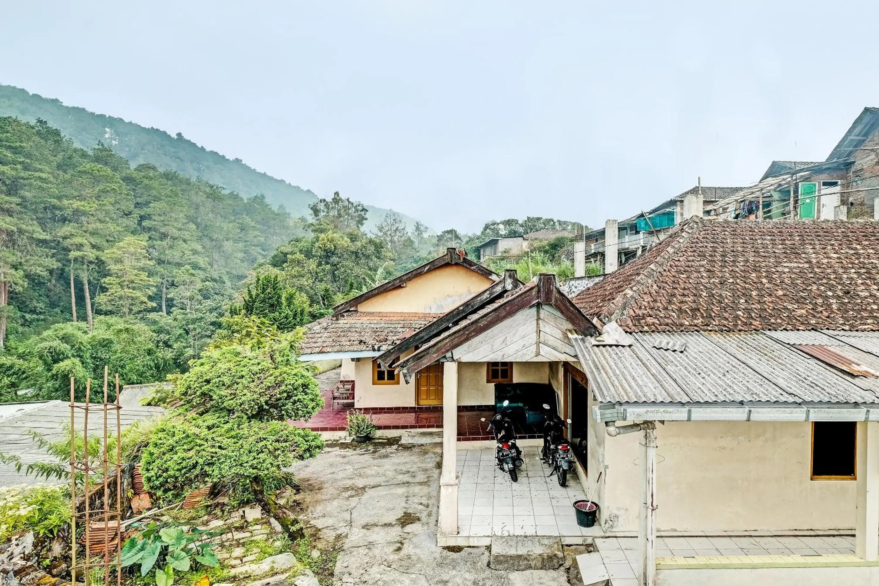 Facade/entrance in SPOT ON 92414 Hotel Pereng Sari