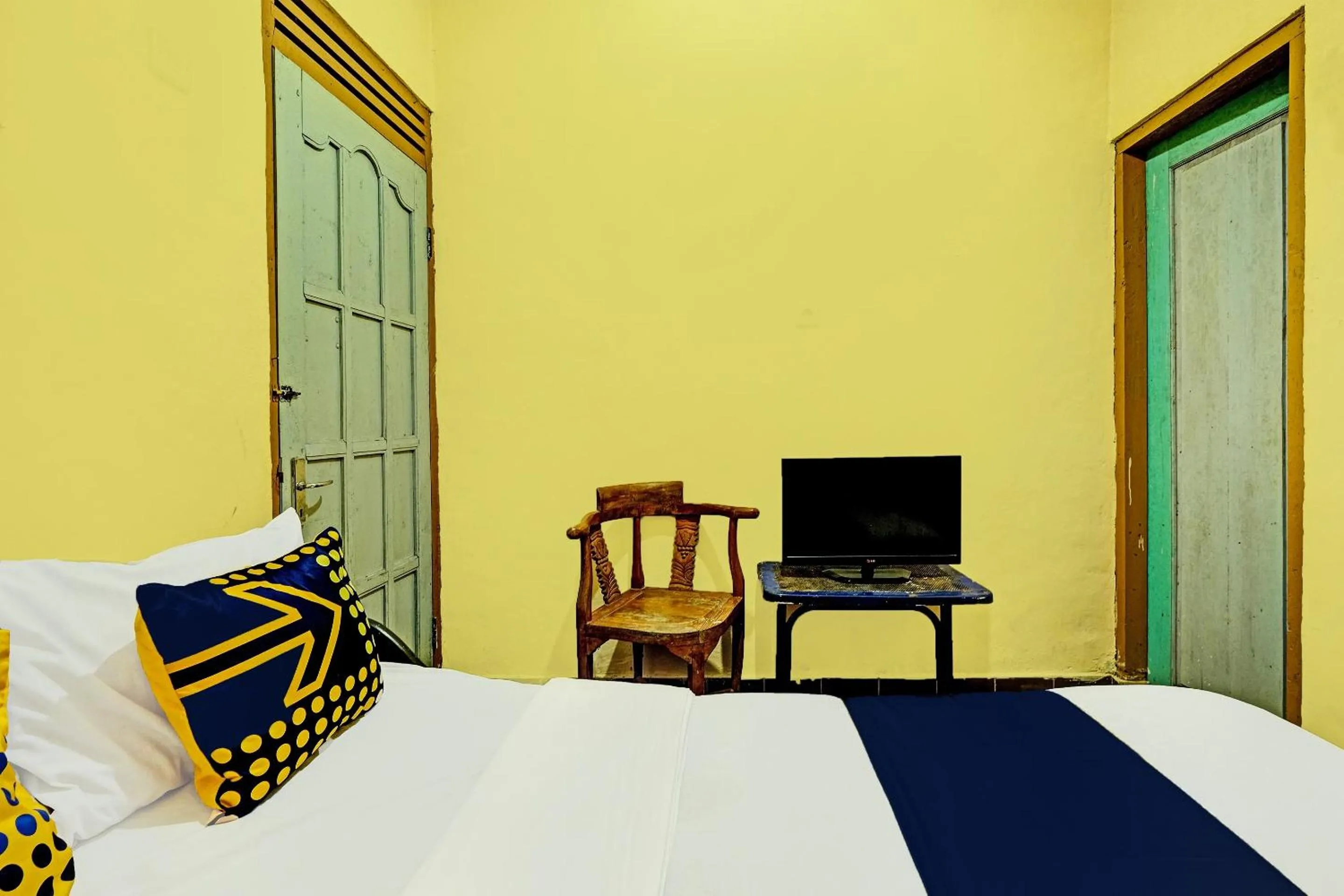 Bedroom in SPOT ON 92414 Hotel Pereng Sari