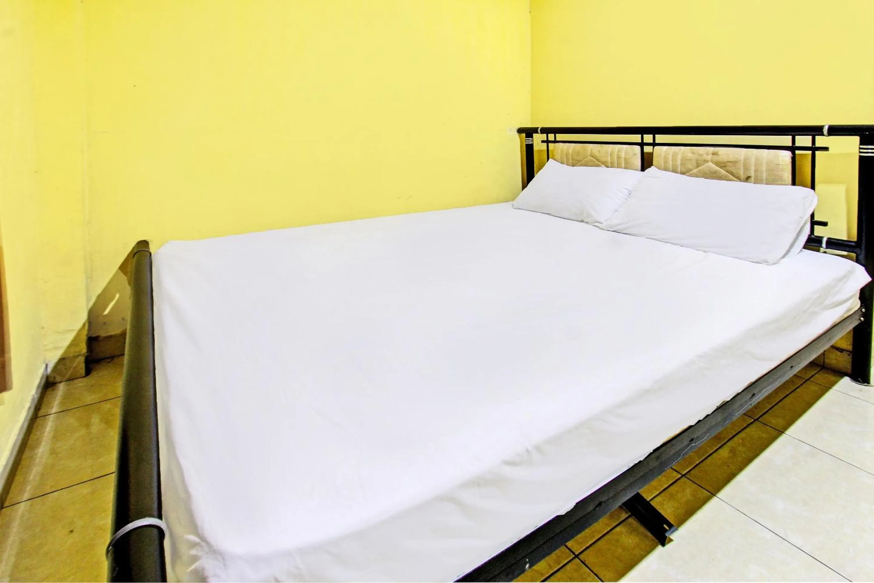 Bedroom, Bed in Hotel O Kos Agi Mataram Near Masjid Hissoh Al-Faham