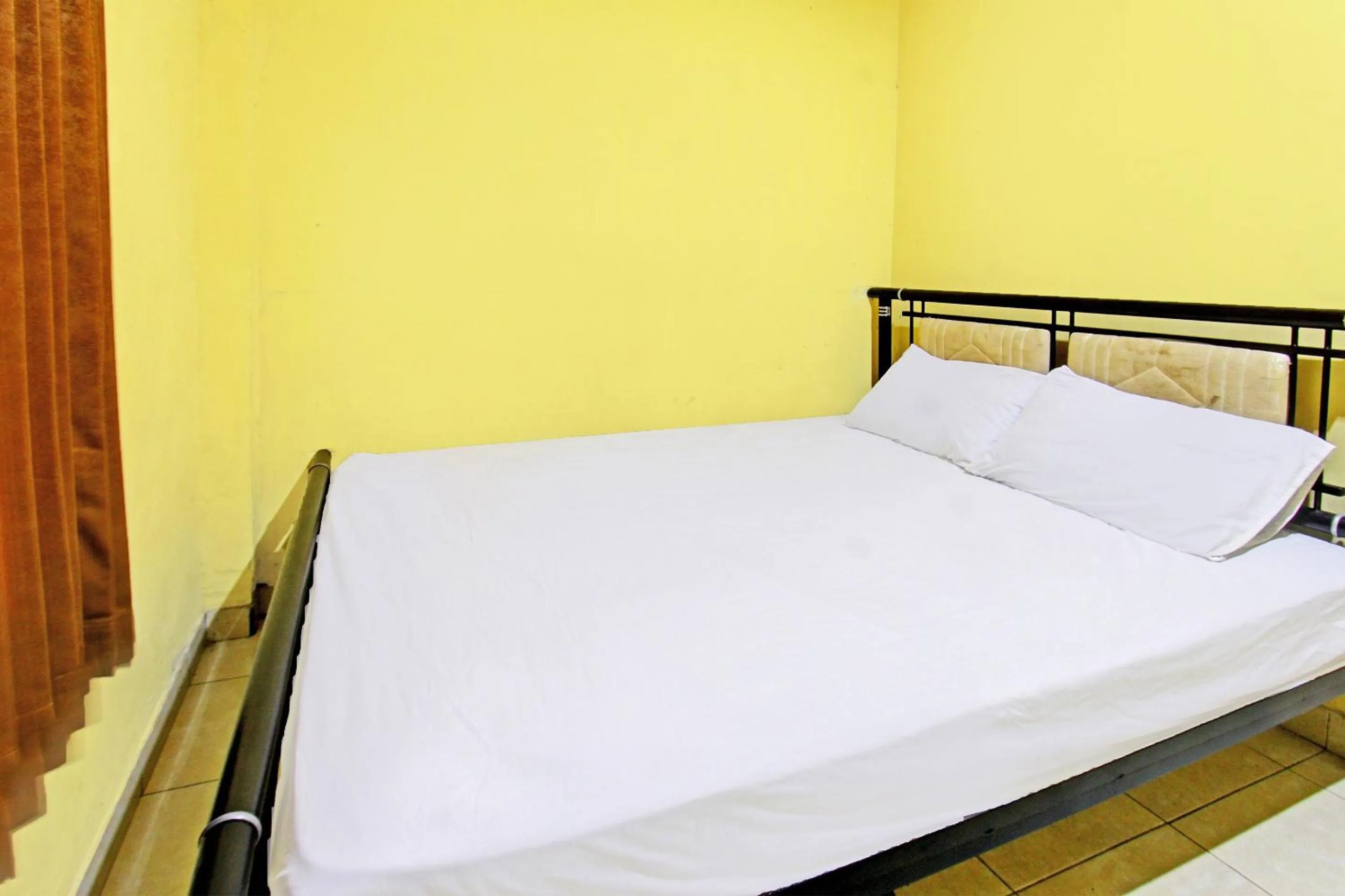 Bedroom, Bed in Hotel O Kos Agi Mataram Near Masjid Hissoh Al-Faham