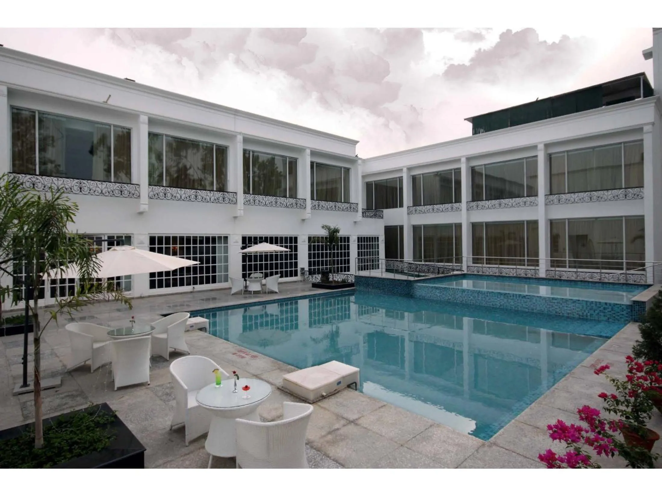 Swimming pool in FAIRLIE HOTELS & RESORTS