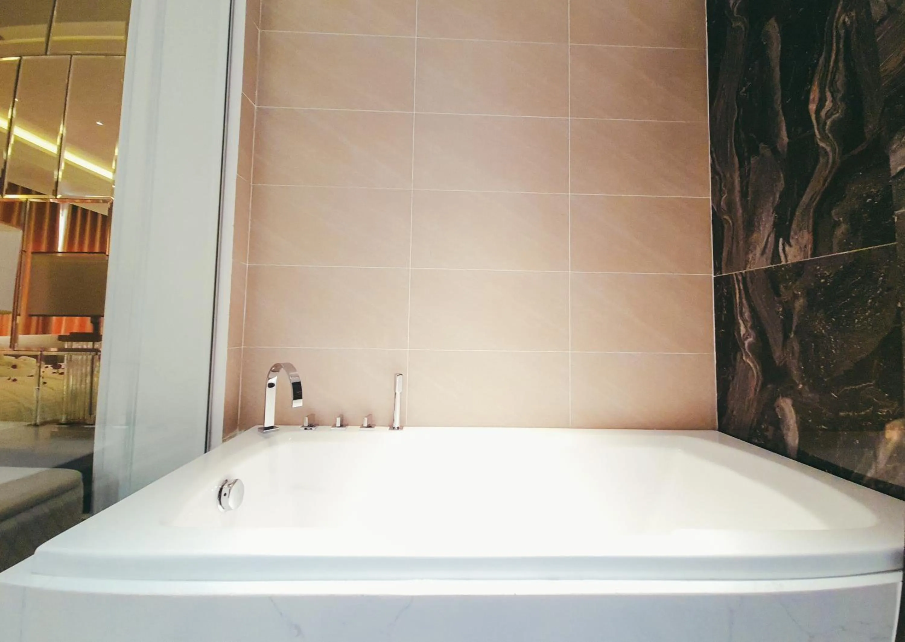 Hot Tub in Phúc Thắng Hotel