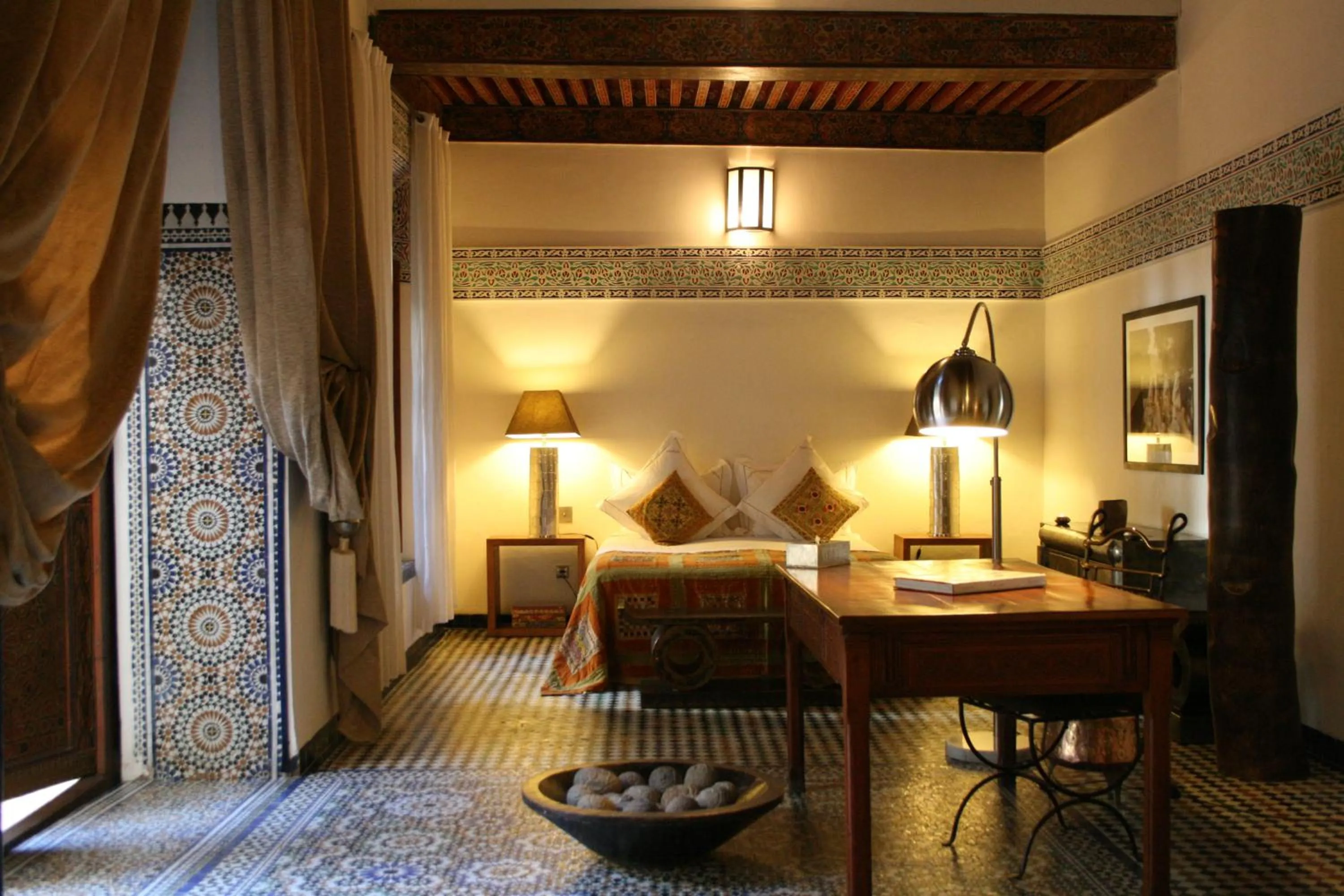 Photo of the whole room, Bed in Riad Laaroussa