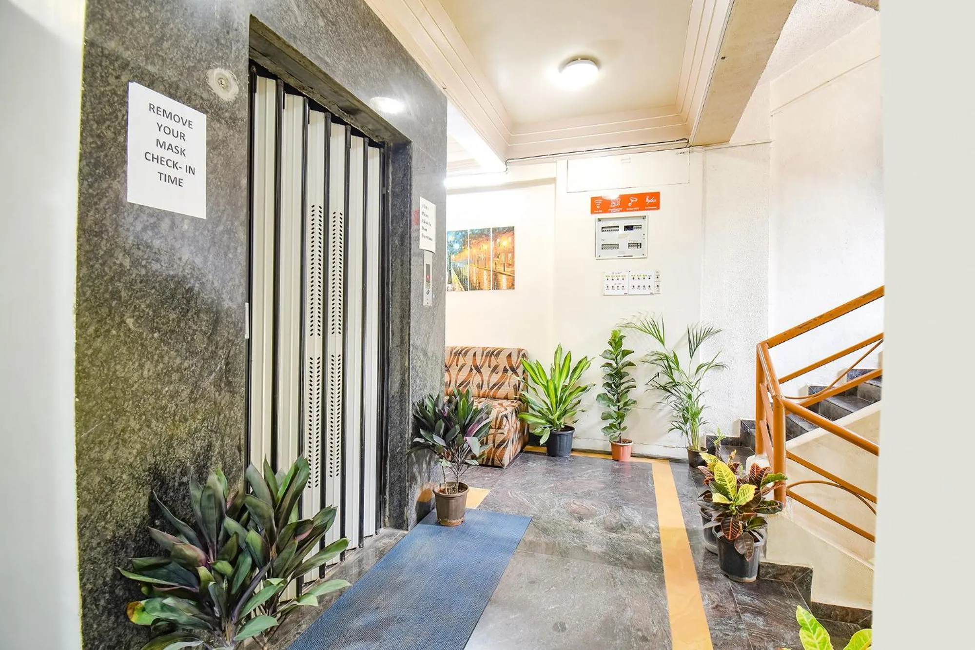 Lobby or reception in FabHotel Shreeyash Residency - Nr Spine City Mall