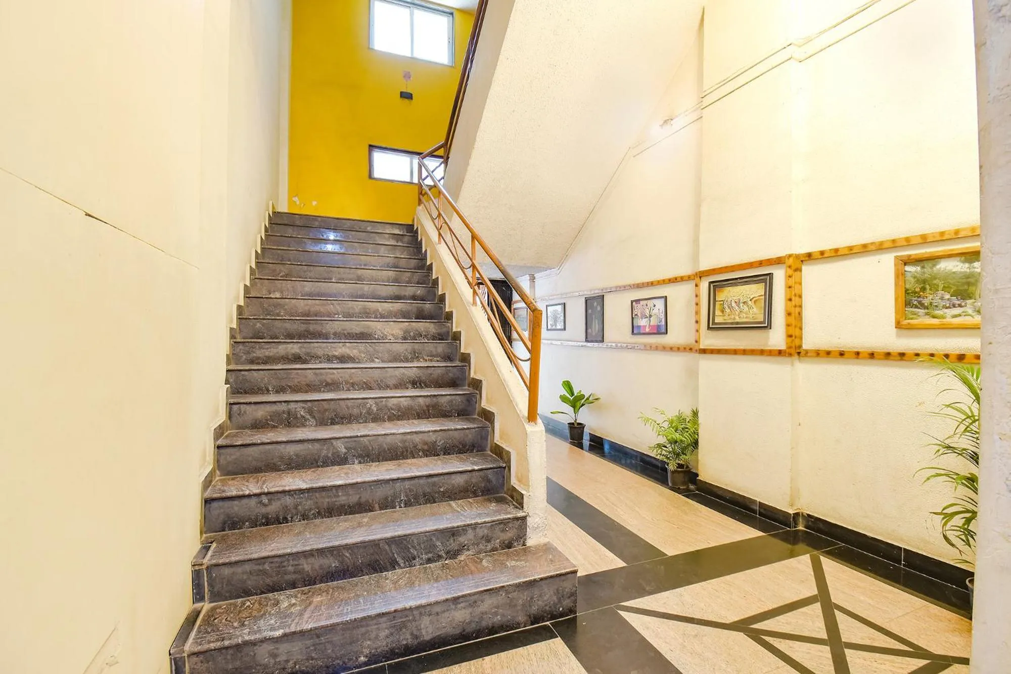 Lobby or reception in FabHotel Shreeyash Residency - Nr Spine City Mall