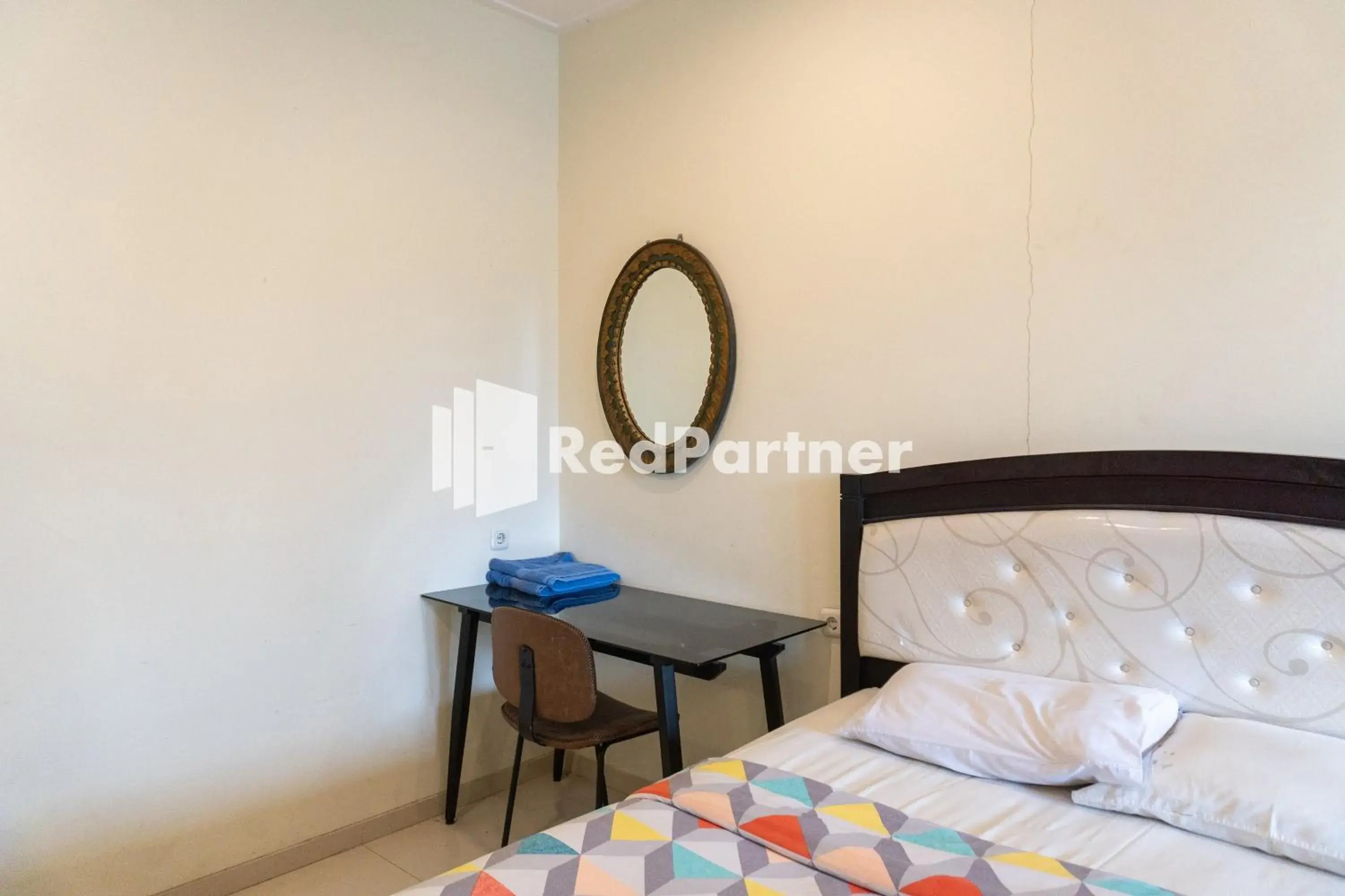 Bedroom, Bed in Javenir Hotel Tawangmangu Mitra RedDoorz Bedroom, Bed in Javenir Hotel Tawangmangu Mitra RedDoorz