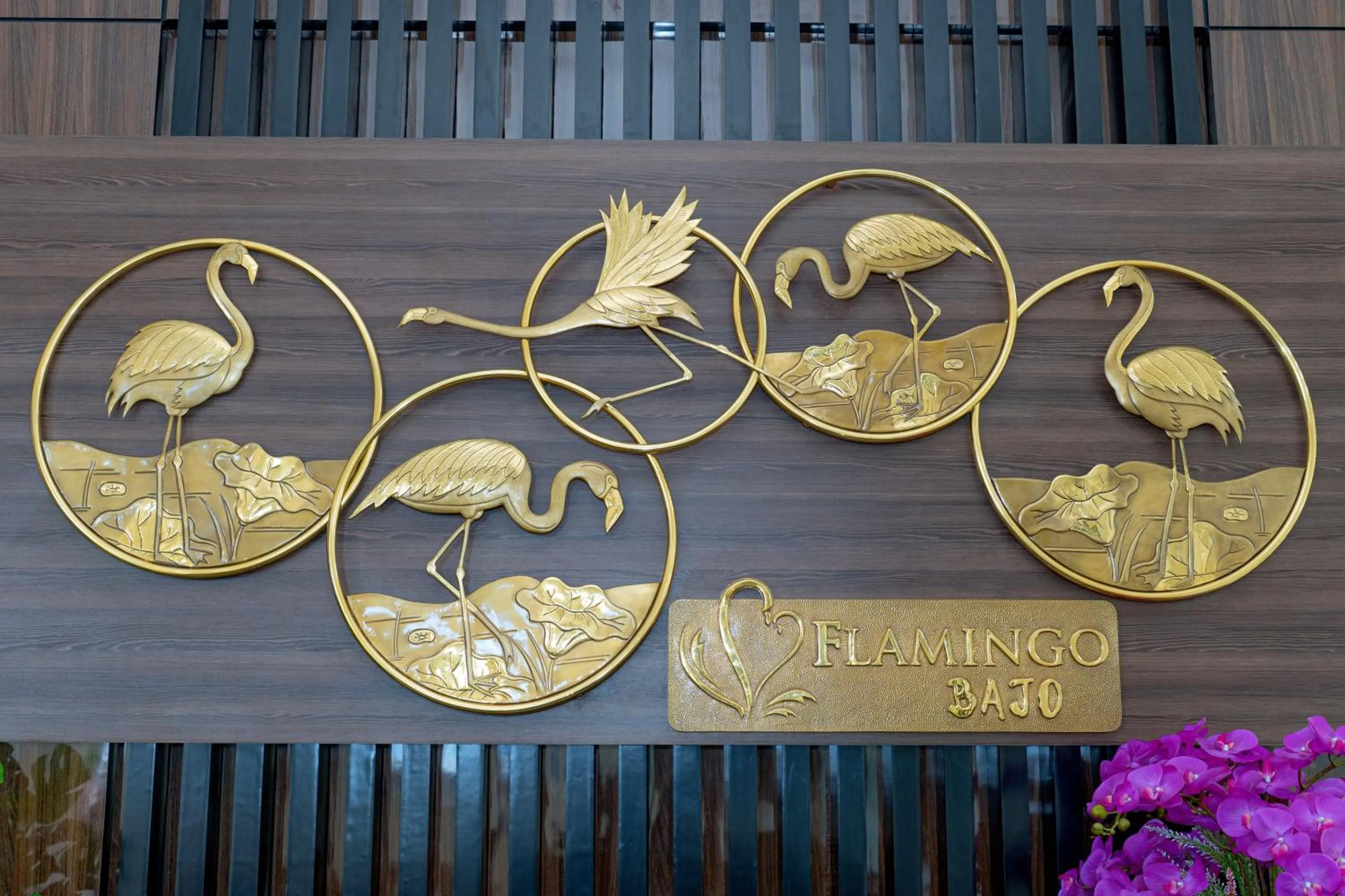 Decorative detail in Flamingo Bajo Waecicu