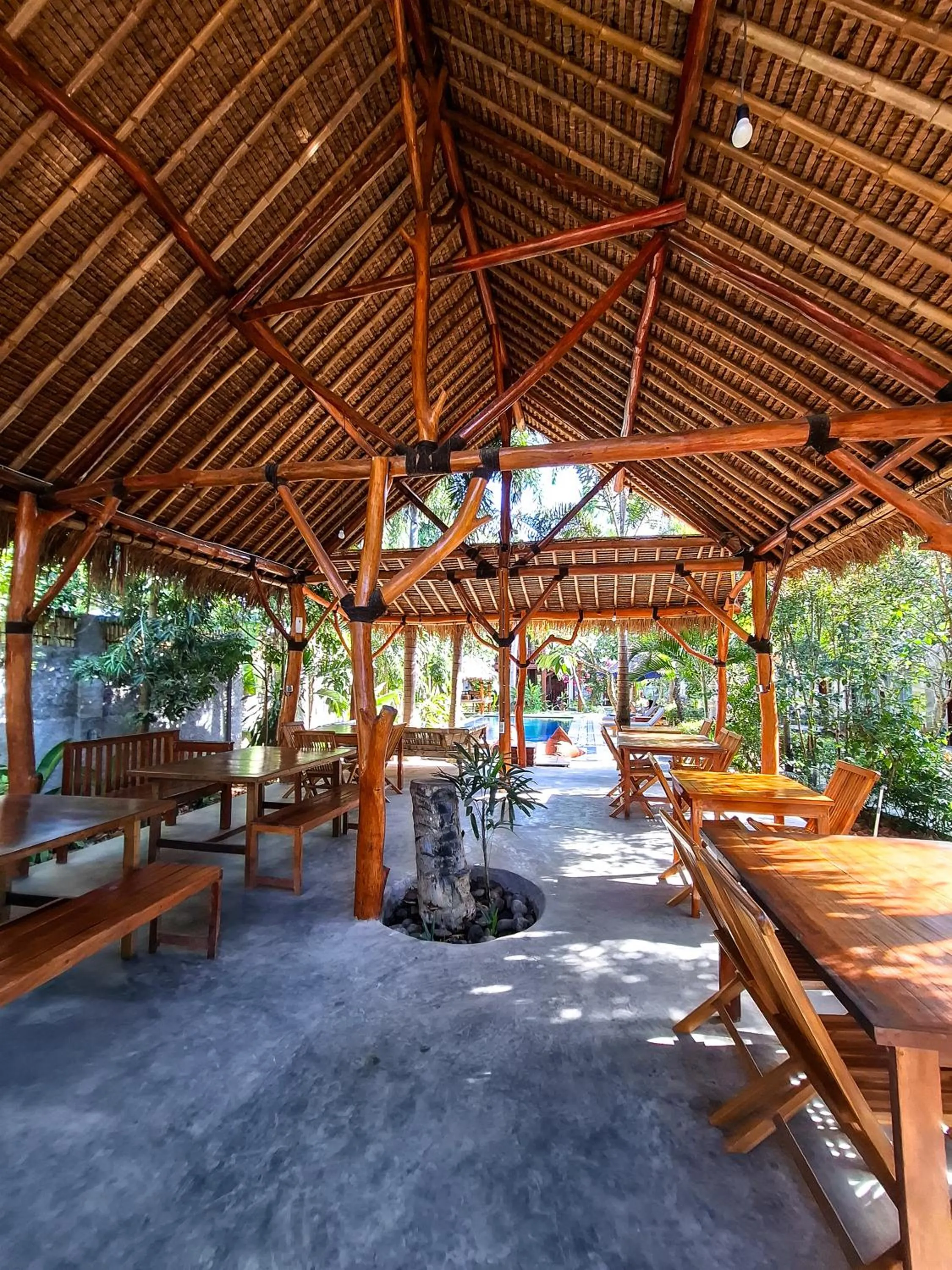 Restaurant/places to eat in RaCottage Mandalika