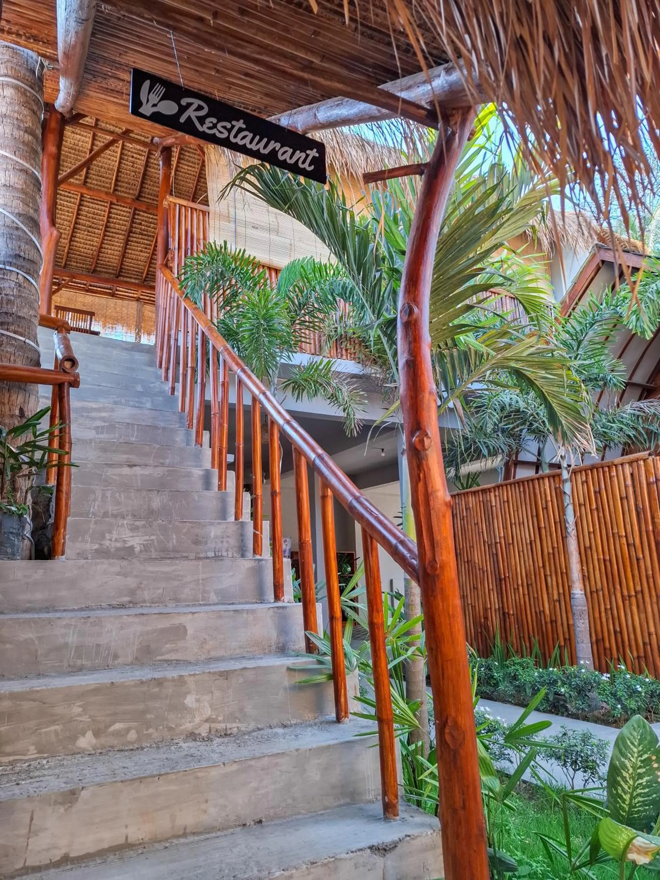 Restaurant/places to eat in RaCottage Mandalika