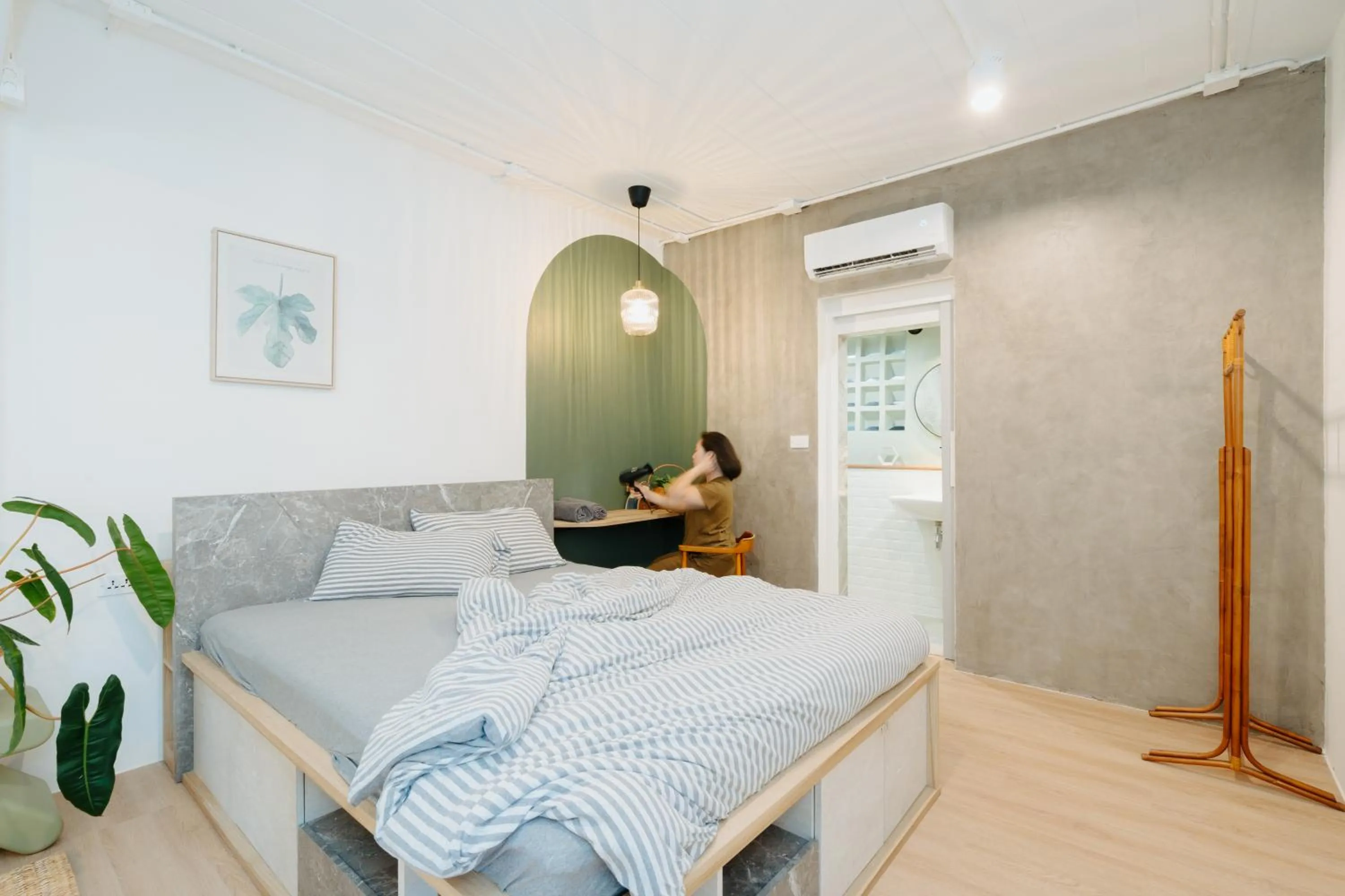 Bed in Dokdin's Family