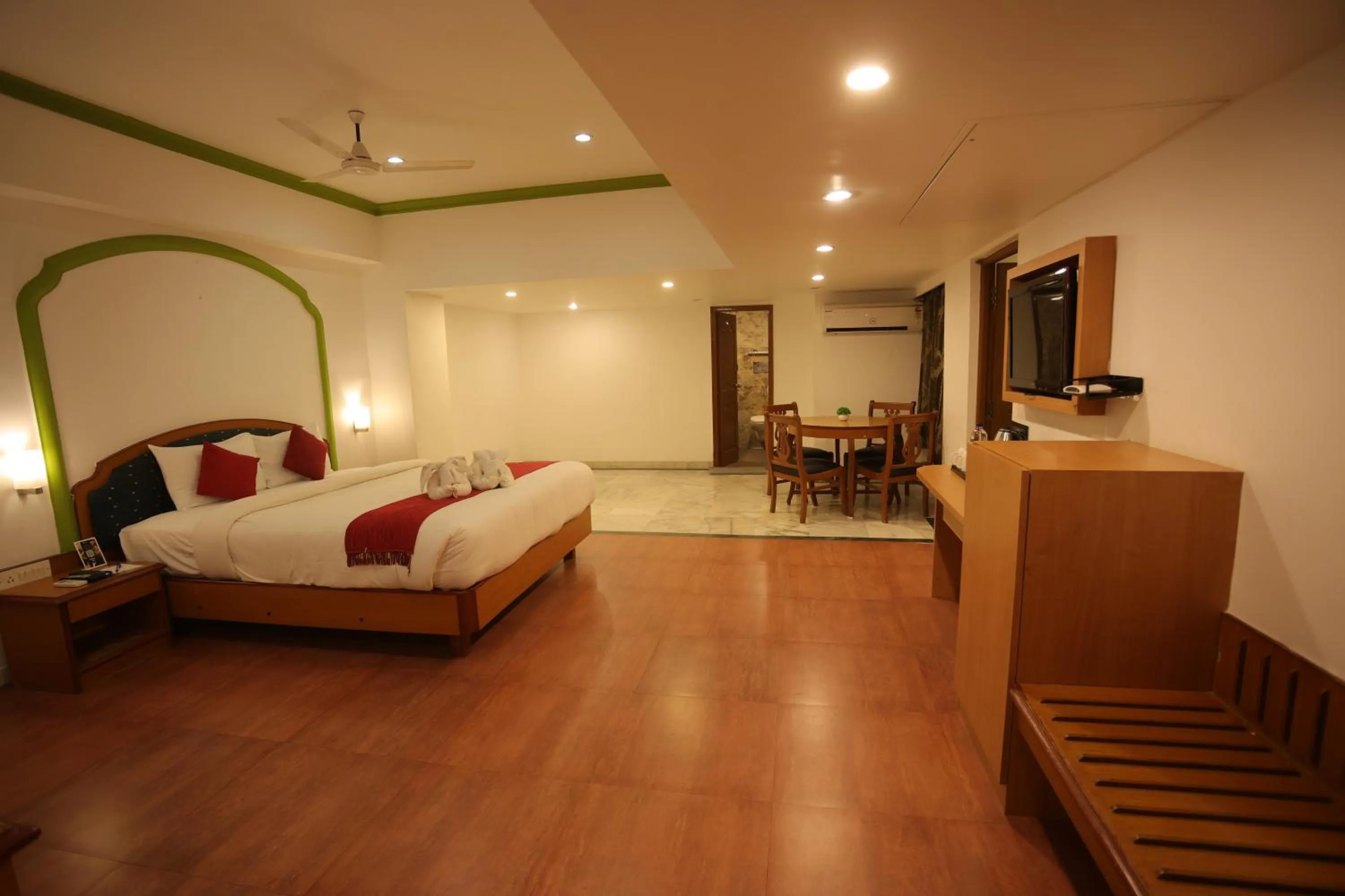 Bed in DFRONT GOLDEN PALACE