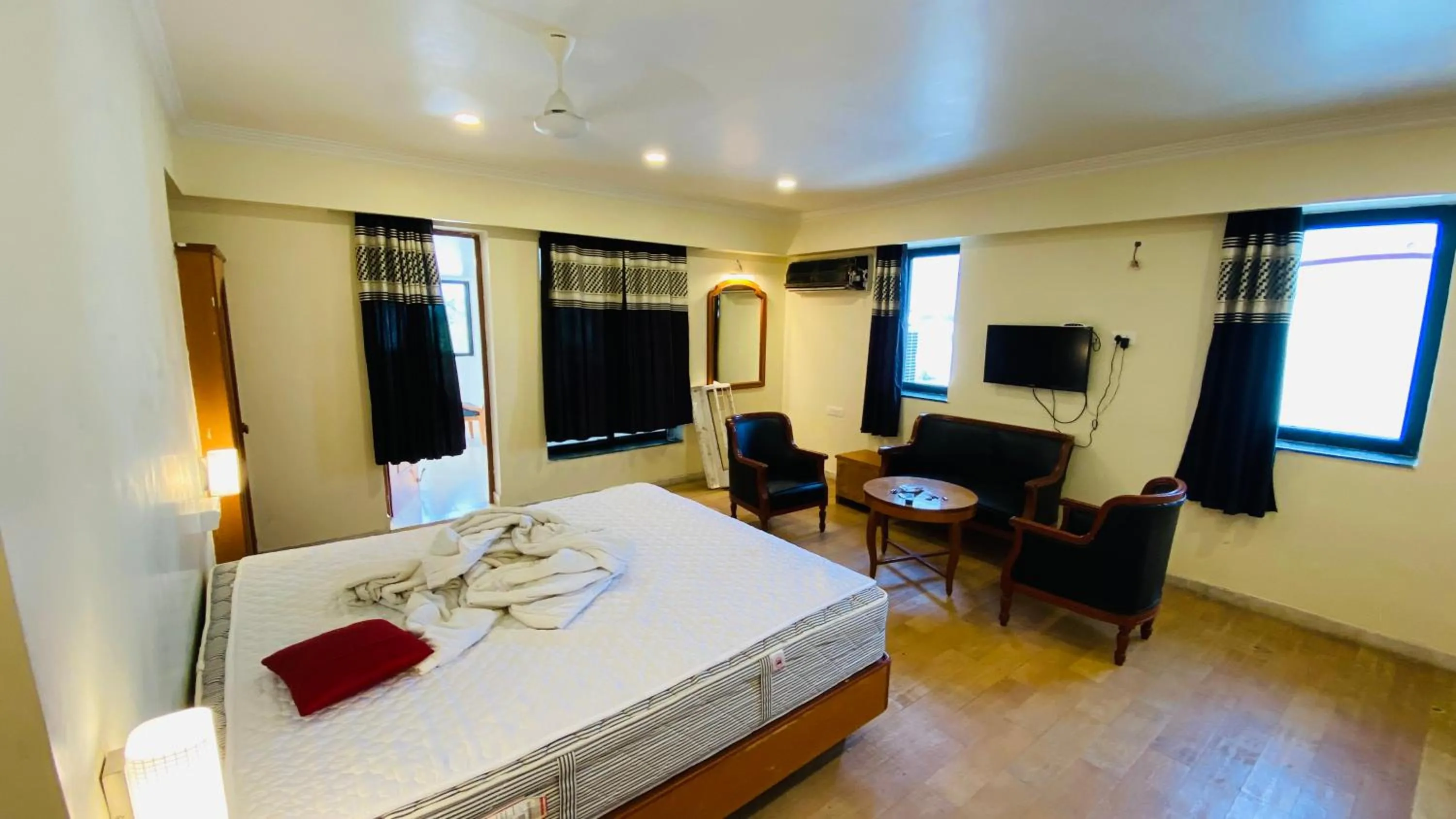 Bed in DFRONT GOLDEN PALACE