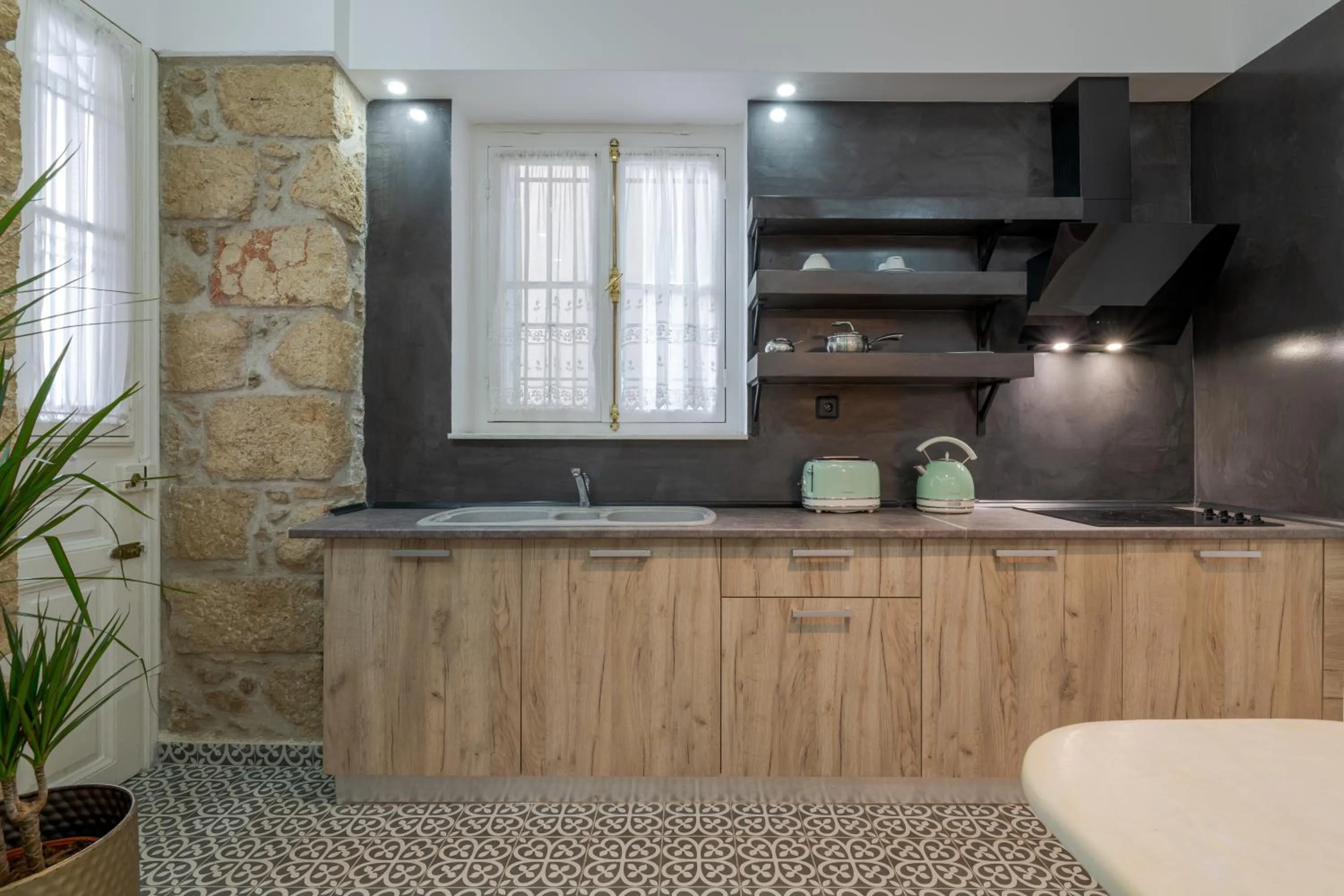 Kitchen or kitchenette in 2 Mazi Suites