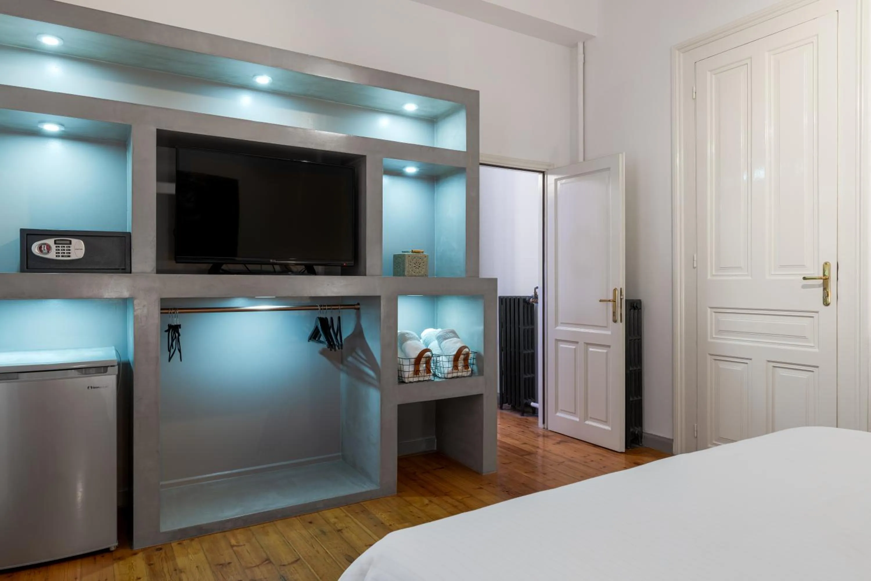 Bed in 2 Mazi Suites