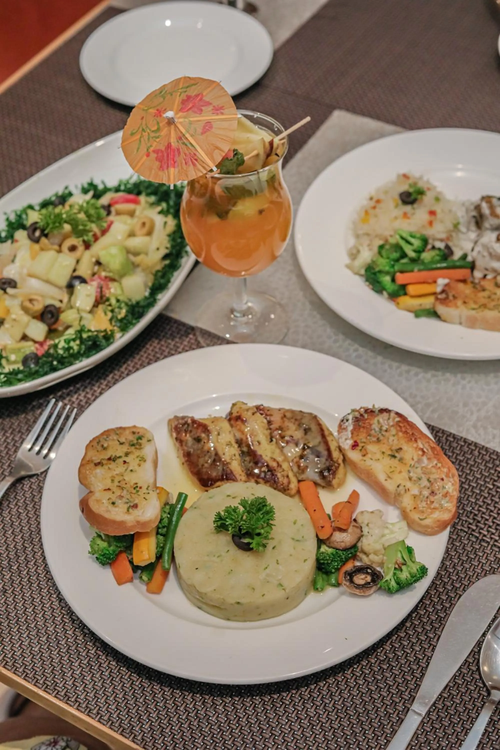 Food and drinks in Regenta Central Lucknow by Royal Orchid Hotels Limited