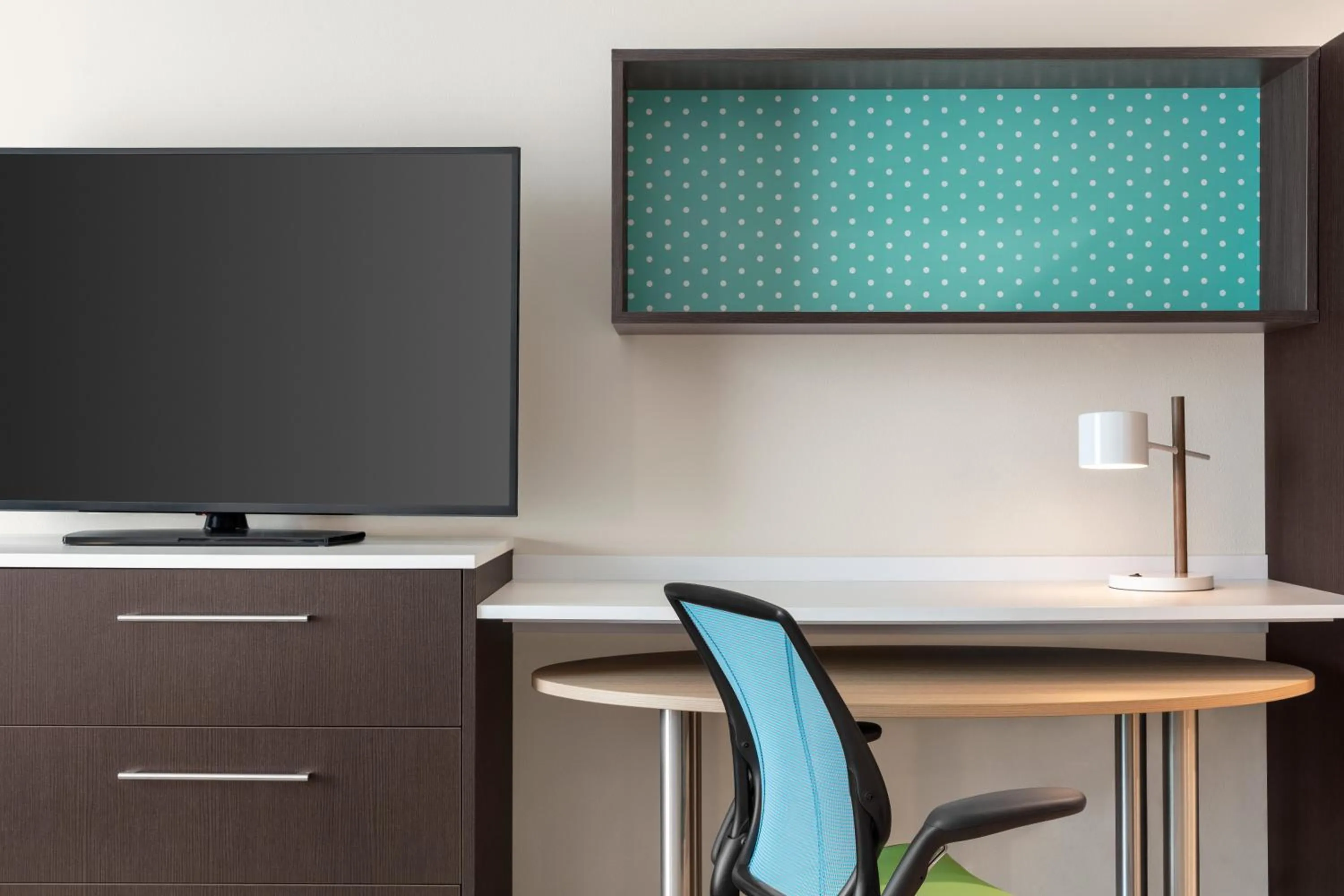 TV and multimedia in Home2 Suites By Hilton Milwaukee West