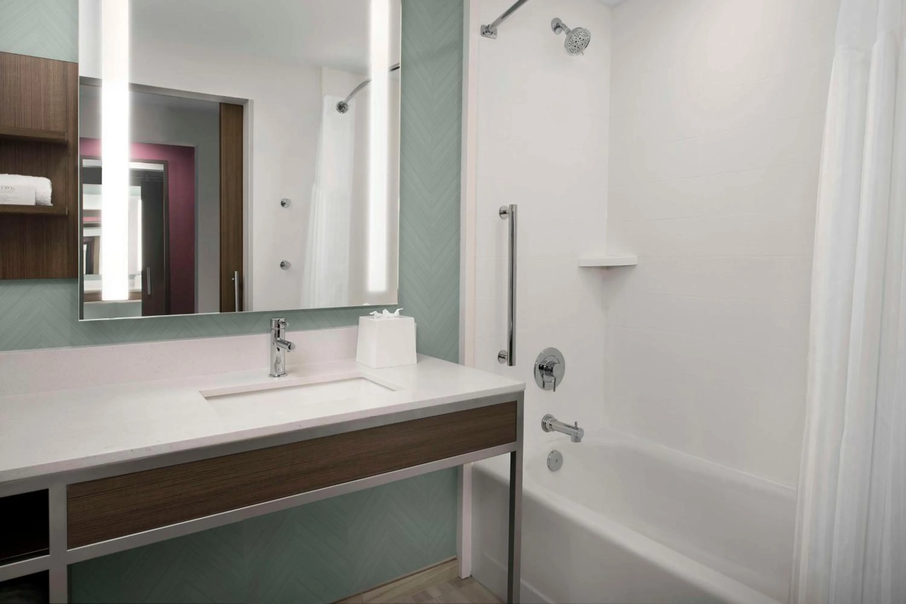 Bathroom in Hilton Garden Inn Pensacola Downtown