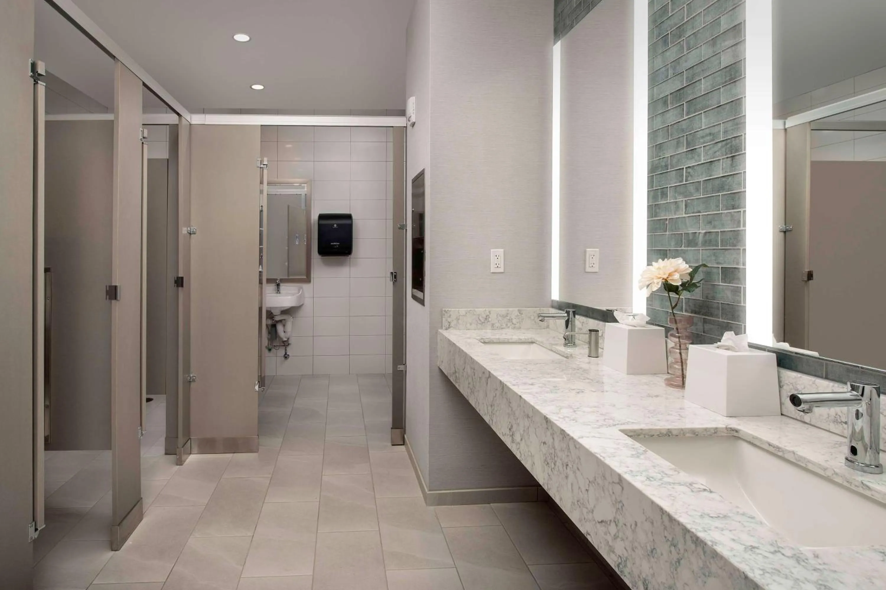 Bathroom in Hilton Garden Inn Pensacola Downtown