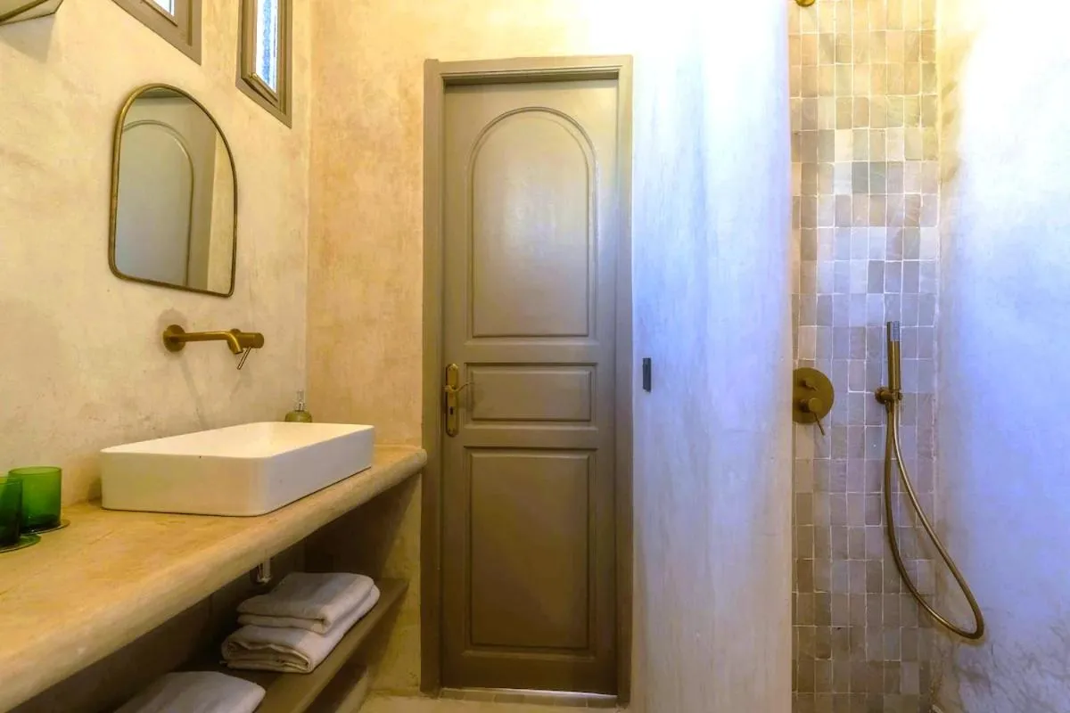 Shower in Riad XO