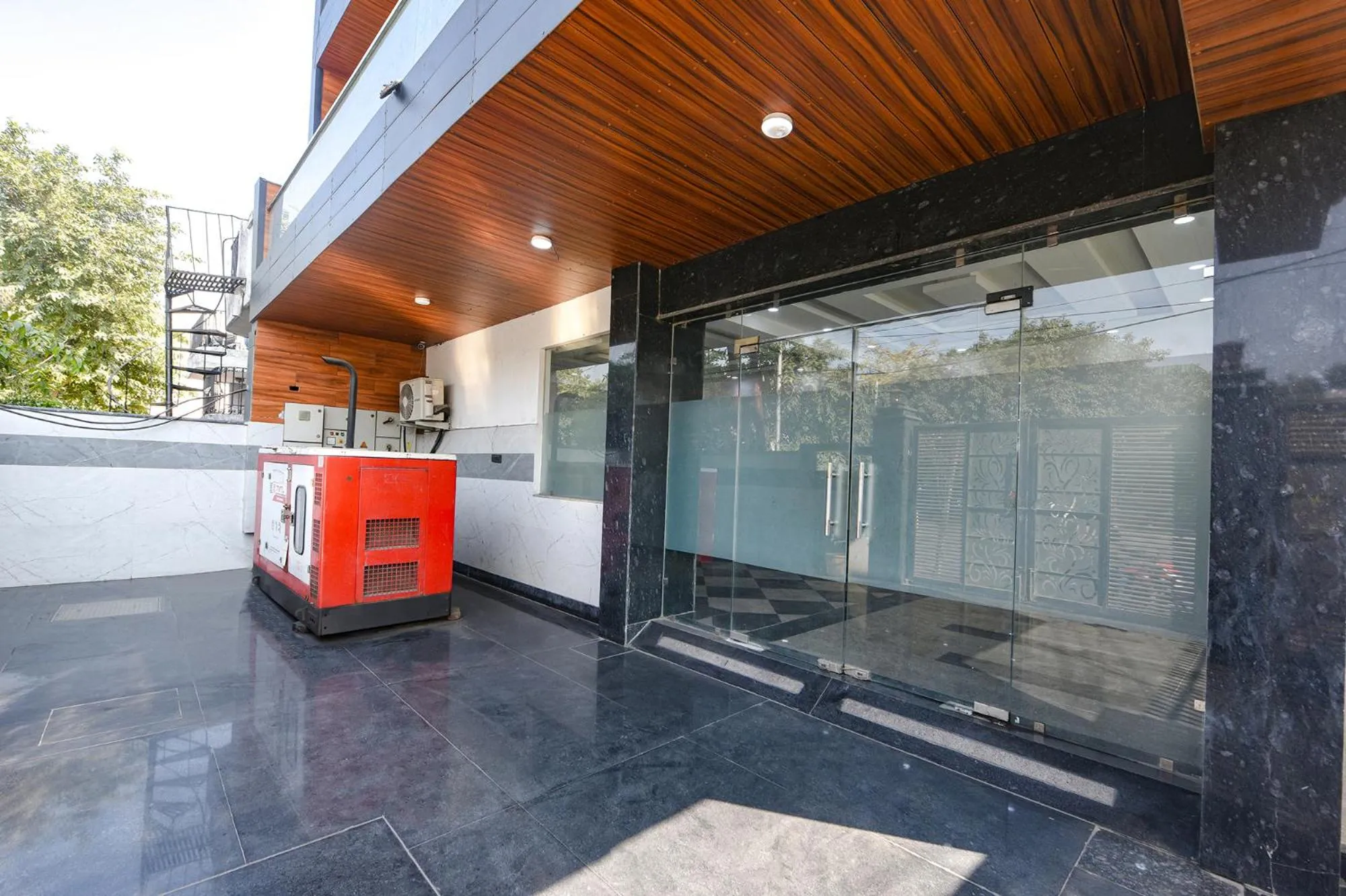 Facade/entrance in FabHotel Vibe