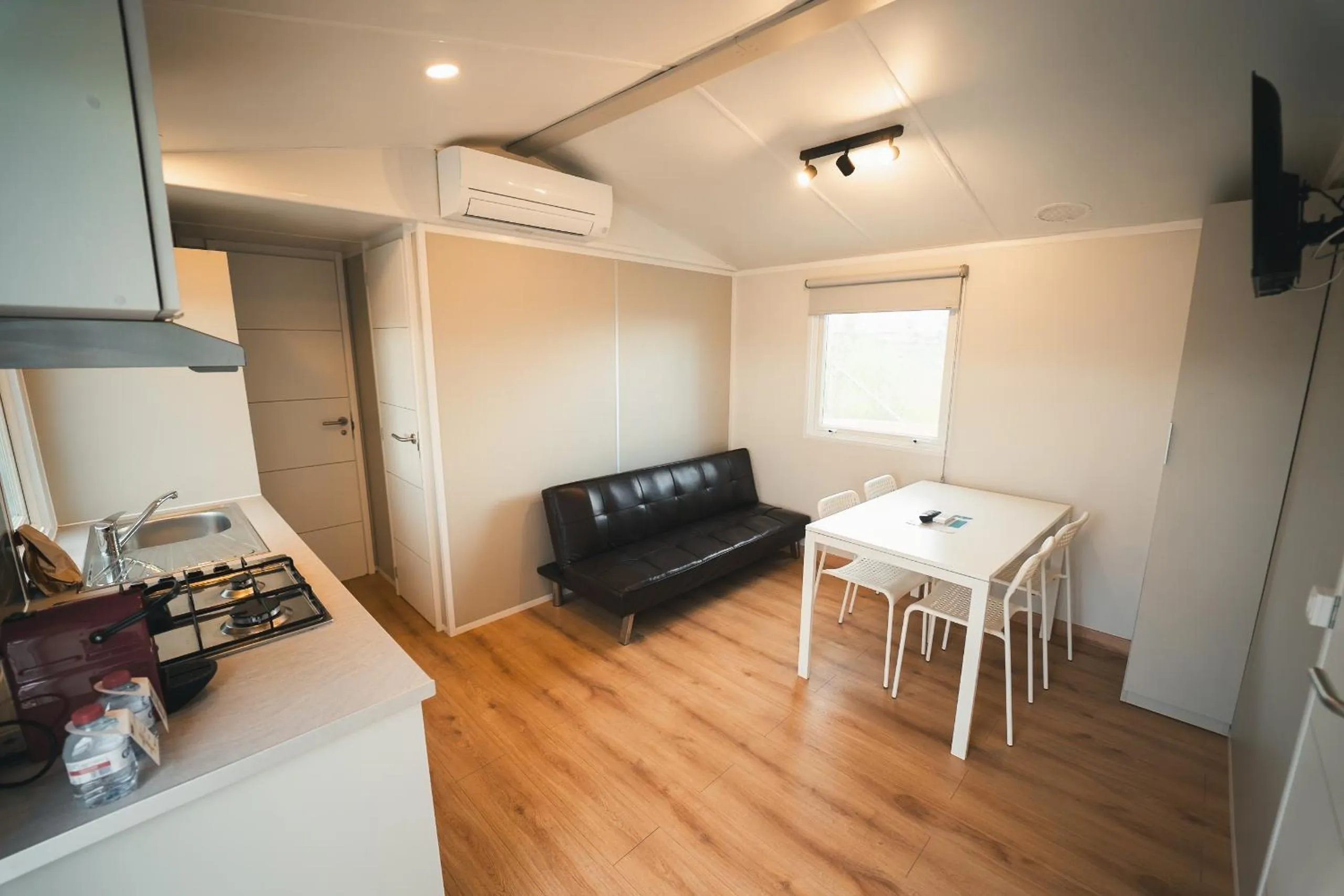 Kitchen or kitchenette in HolaCamp Chilches