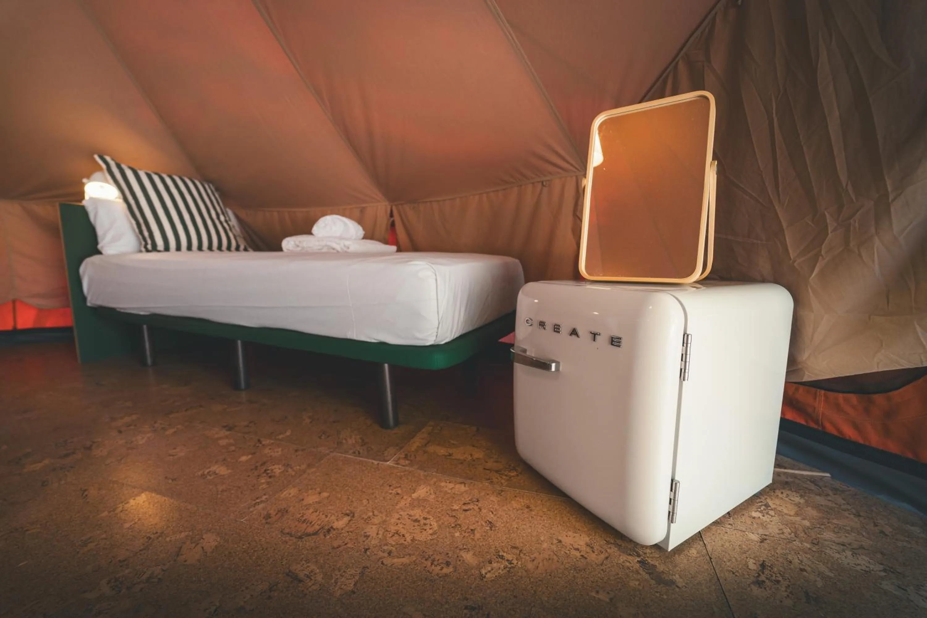 Photo of the whole room in HolaCamp Chilches