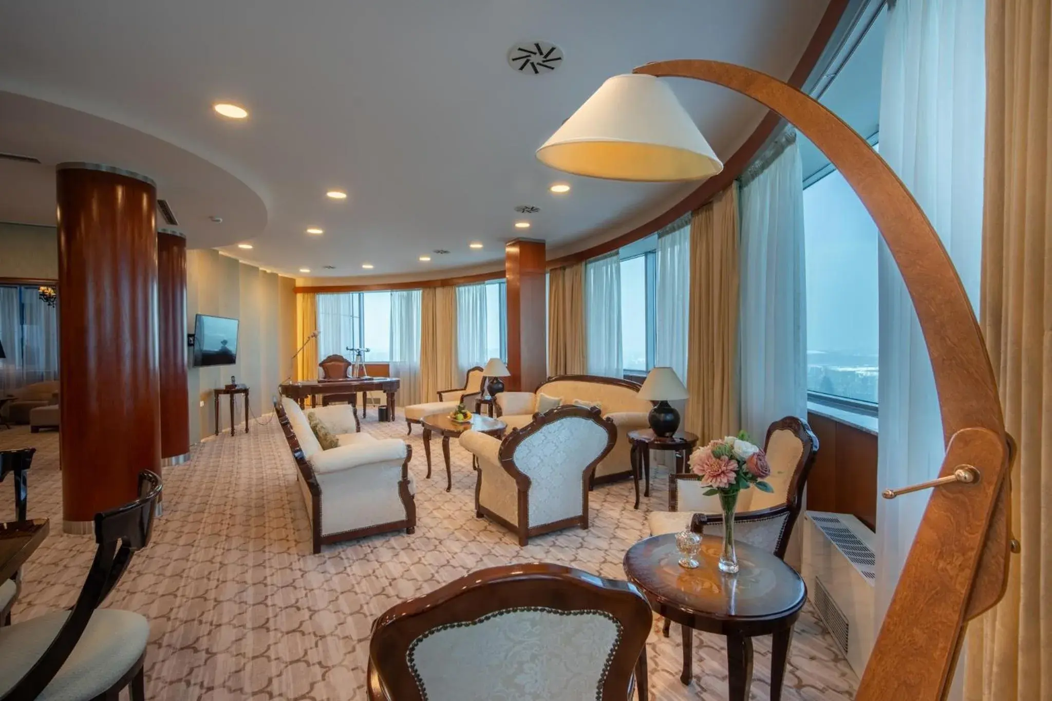 Presidential Suite in Radon Plaza Presidential Suite in Radon Plaza