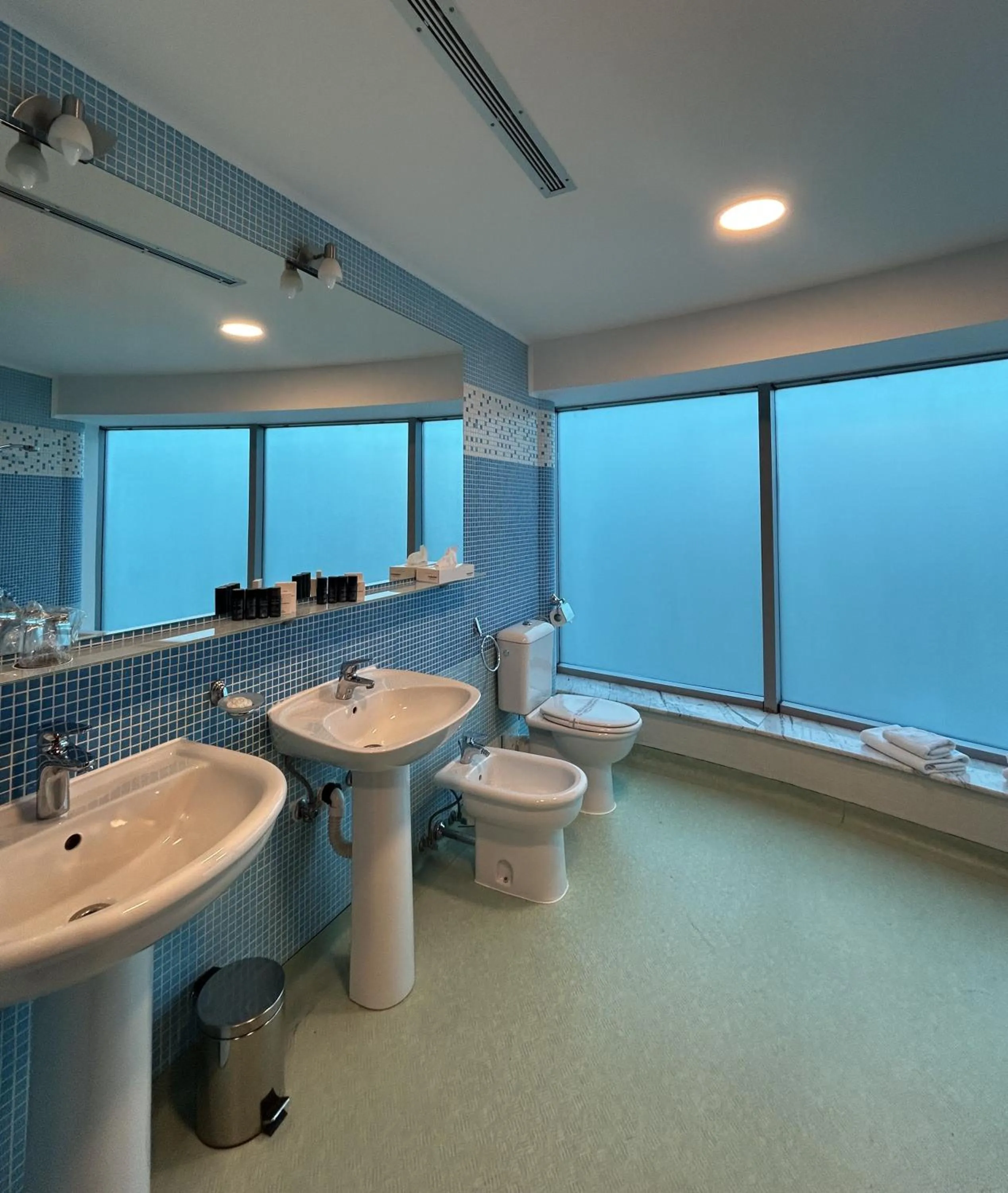 Bathroom in Radon Plaza