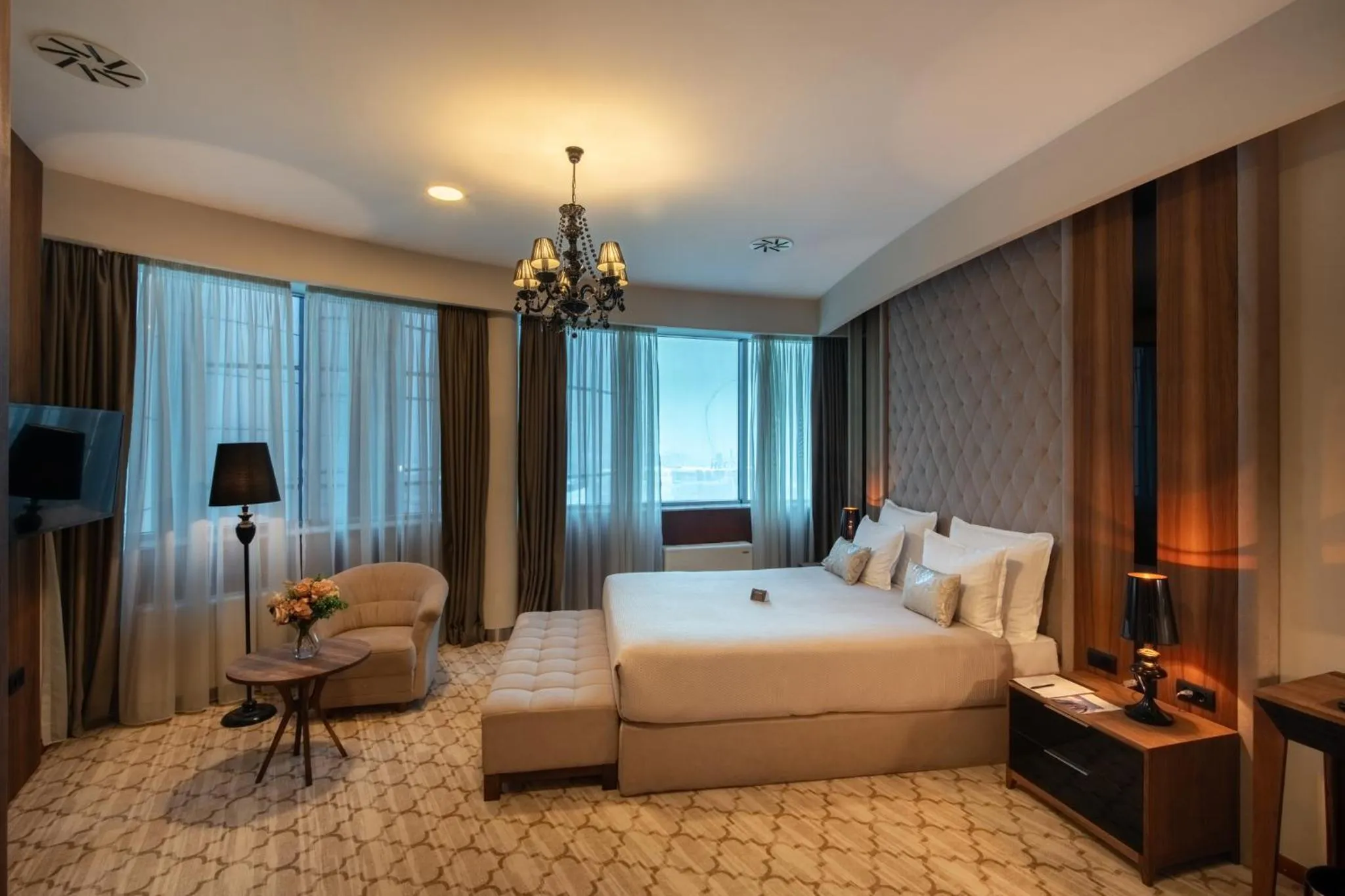 Bedroom, Bed in Radon Plaza