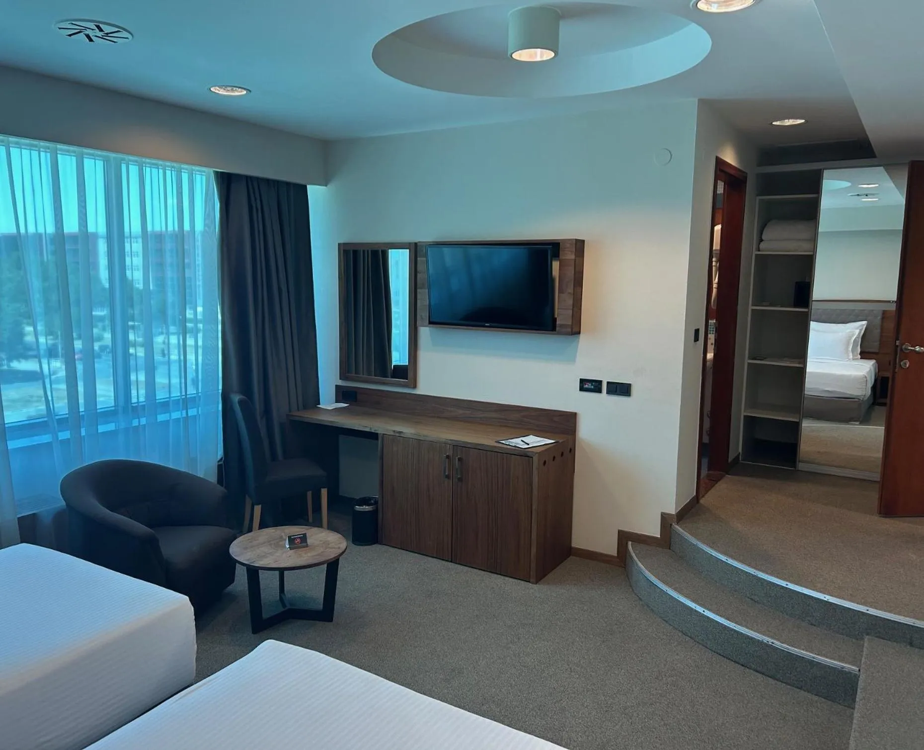 Bedroom, Bed in Radon Plaza