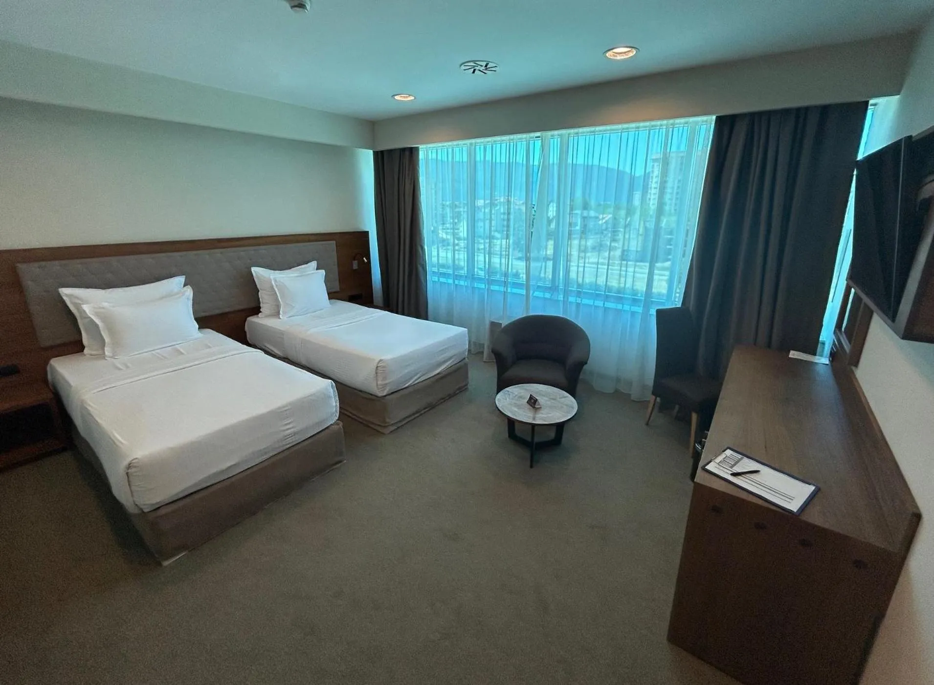 Bedroom, Bed in Radon Plaza