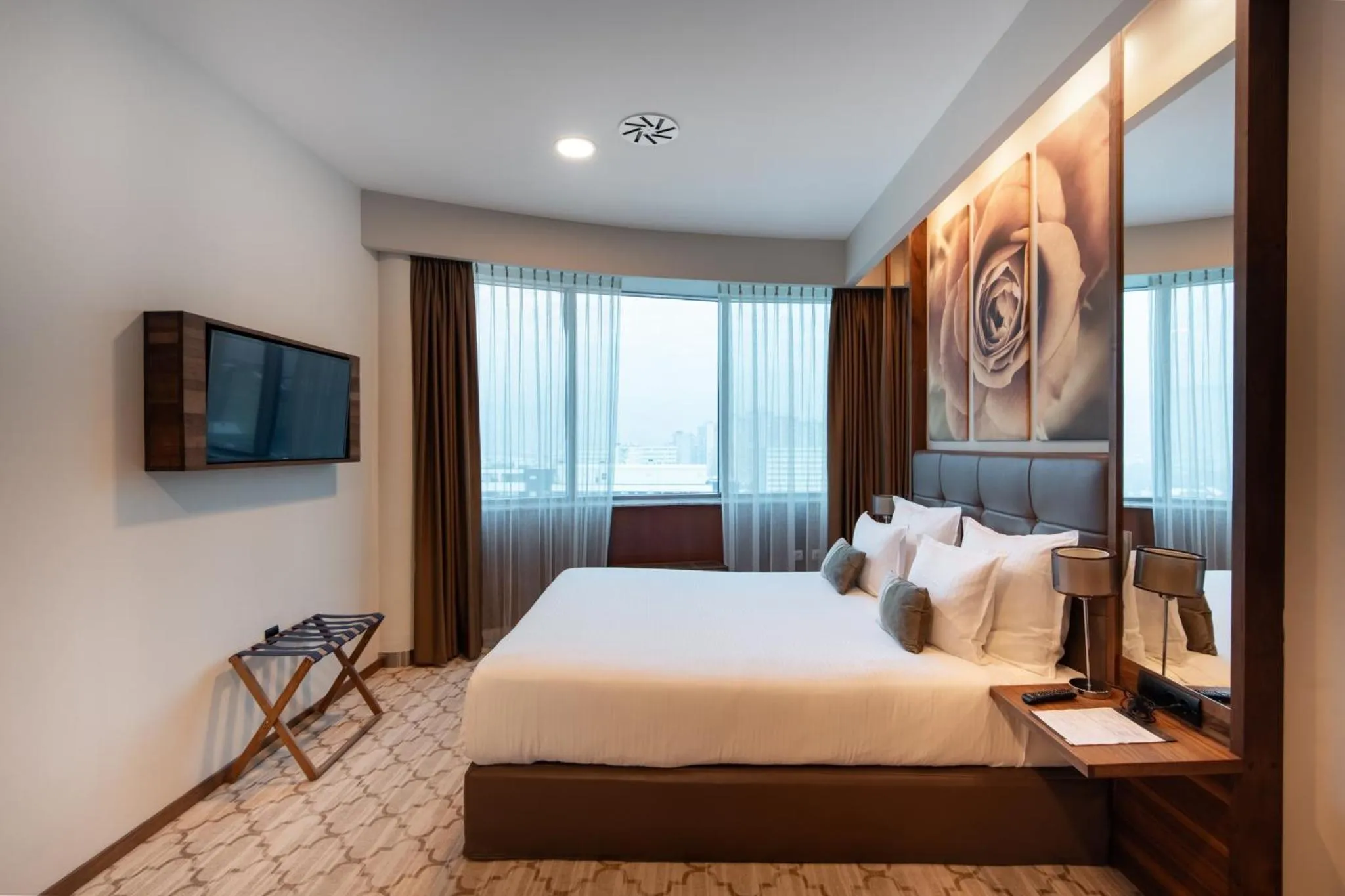 Bedroom, Bed in Radon Plaza