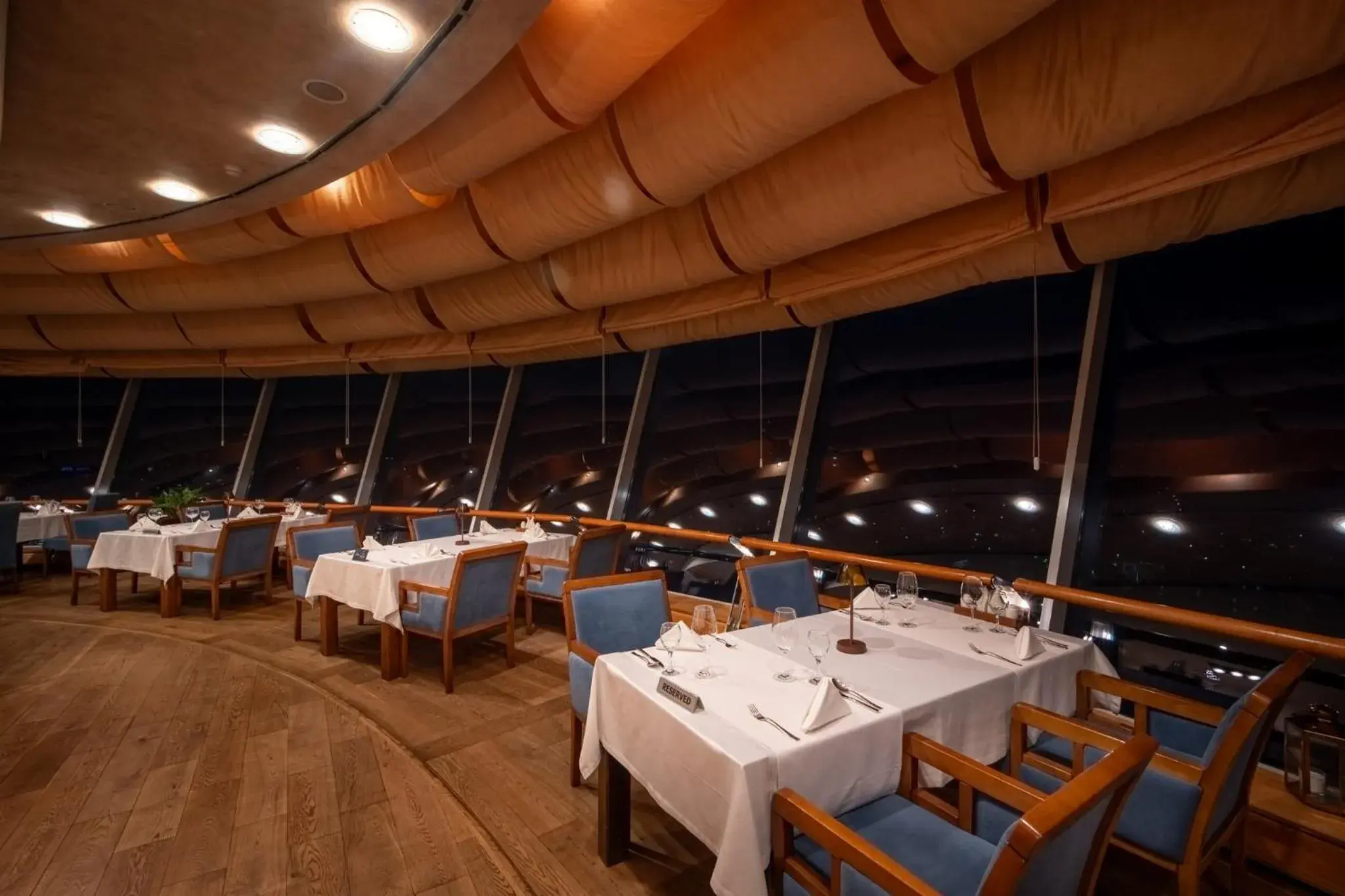 Restaurant/places to eat in Radon Plaza Restaurant/places to eat in Radon Plaza