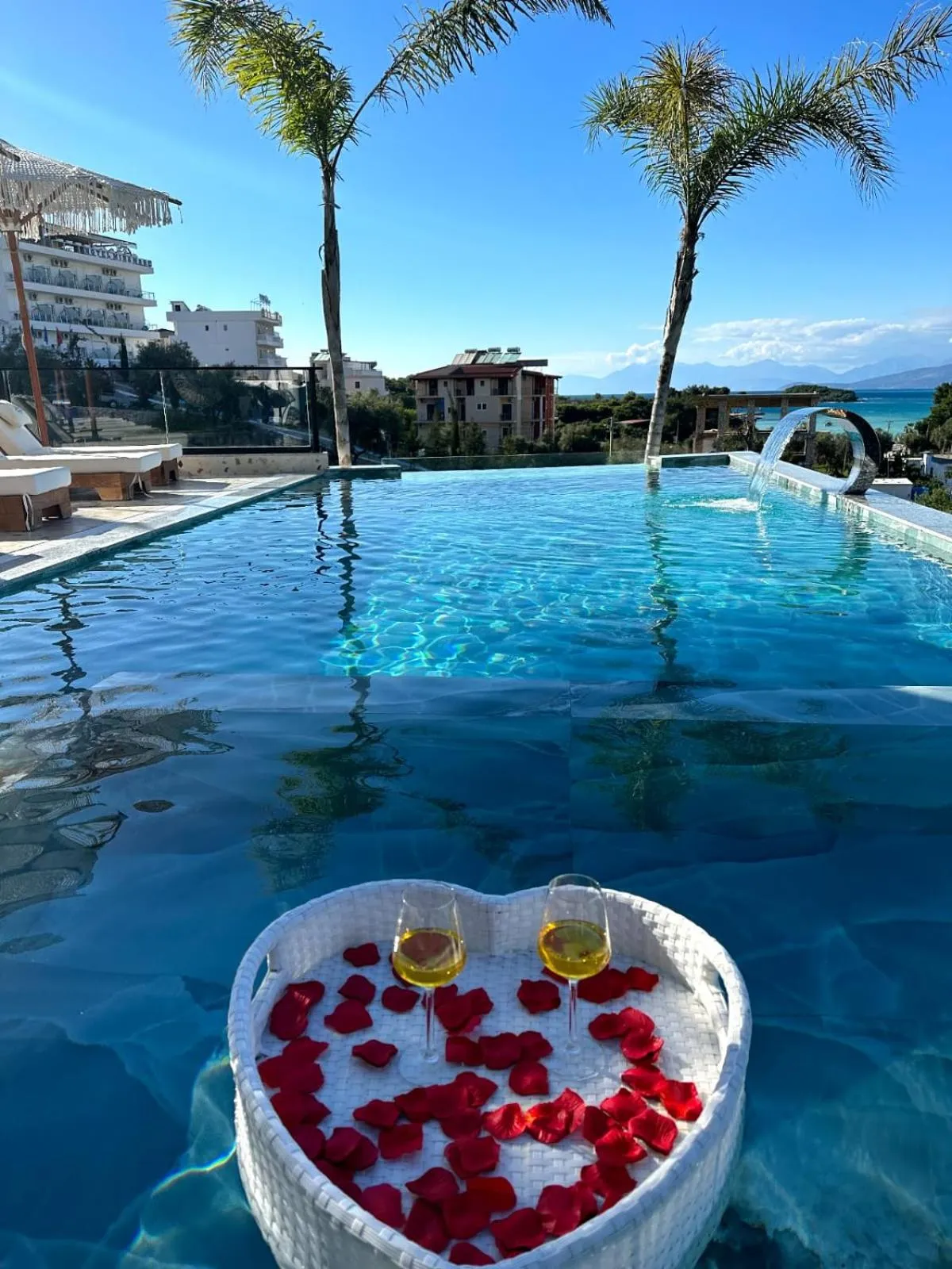 Swimming pool in Sunlight Hotel