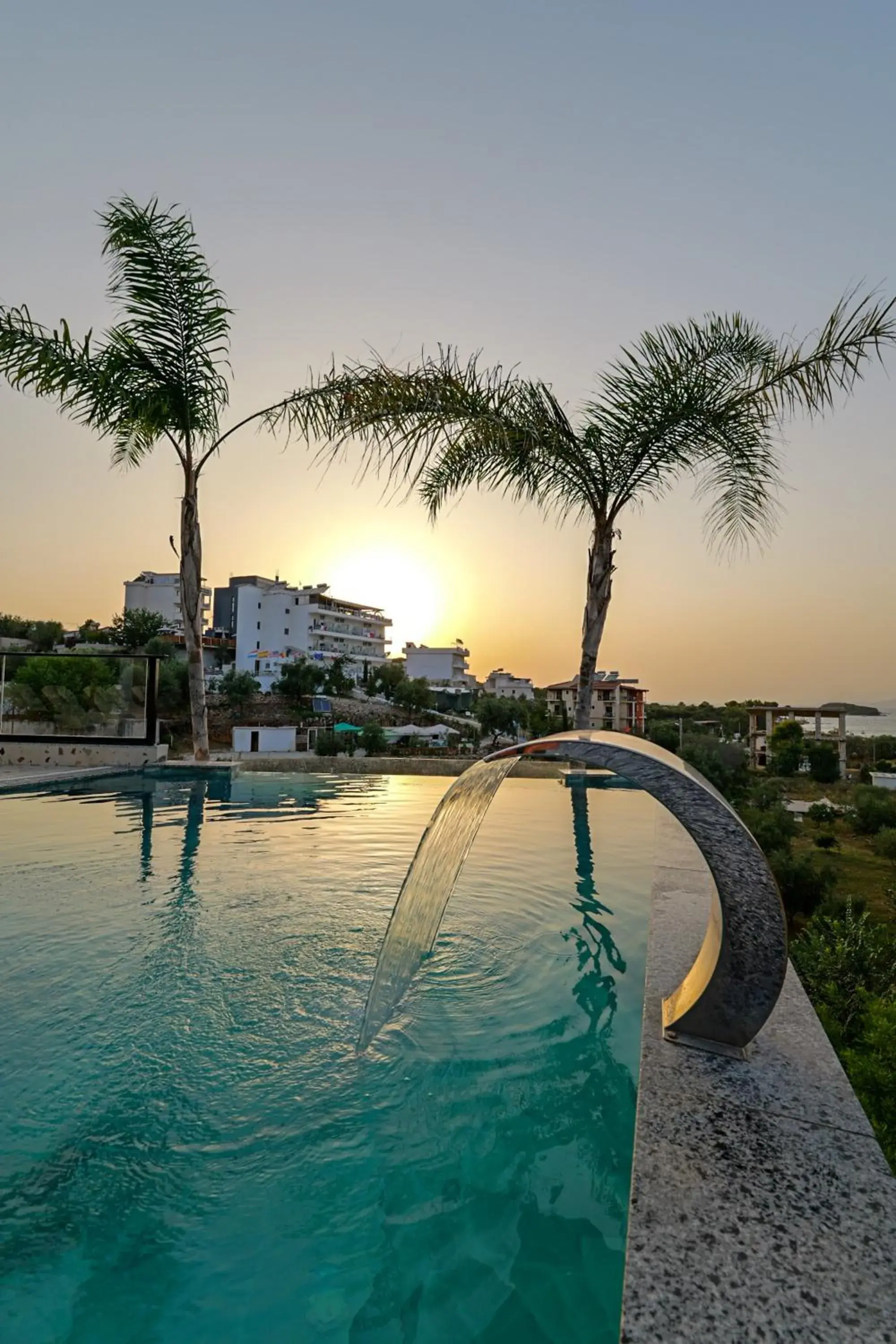 Swimming pool in Sunlight Hotel Swimming pool in Sunlight Hotel