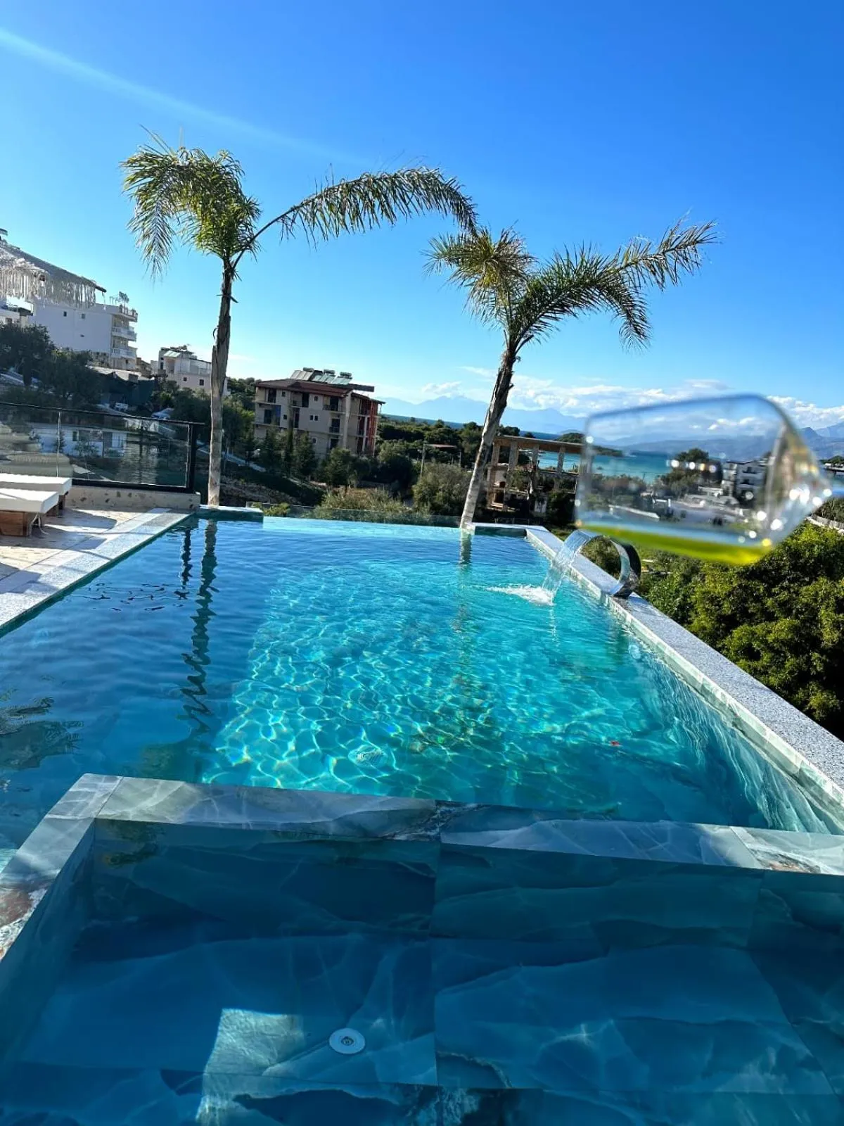 Swimming pool in Sunlight Hotel